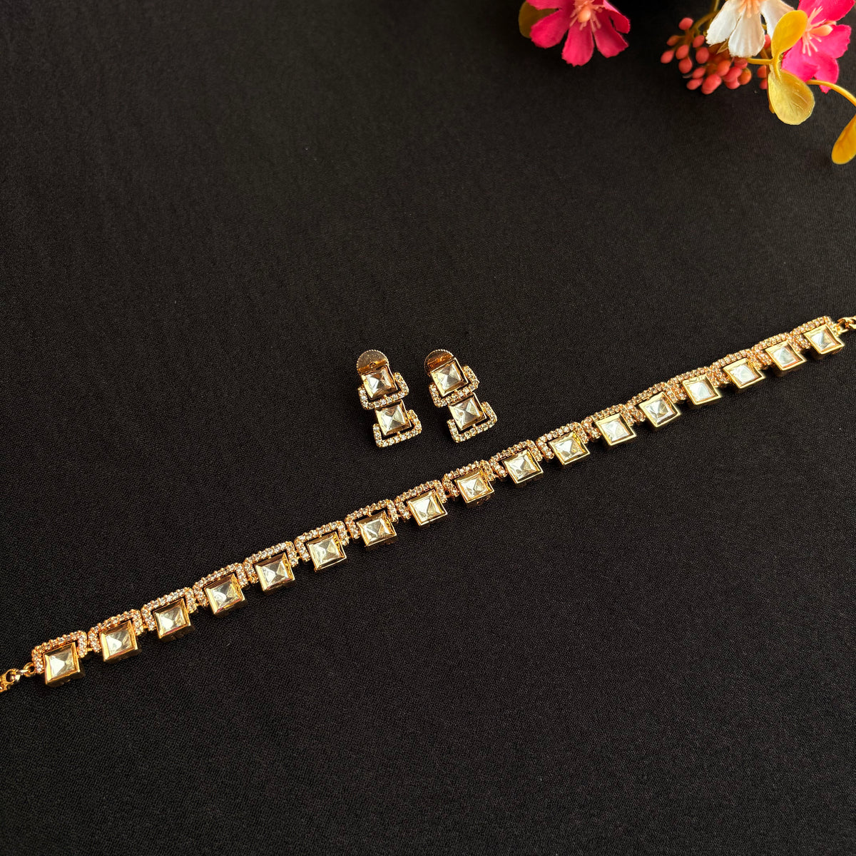 Tavishi Neckpiece