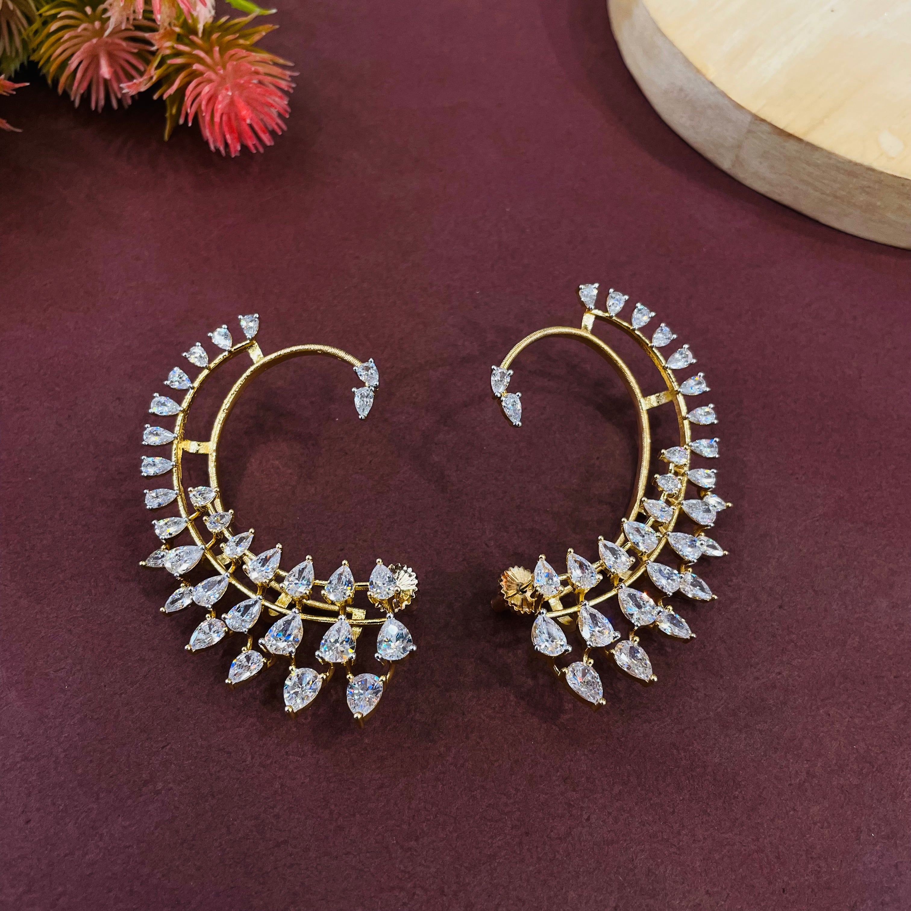 Ad Aarna Earcuff