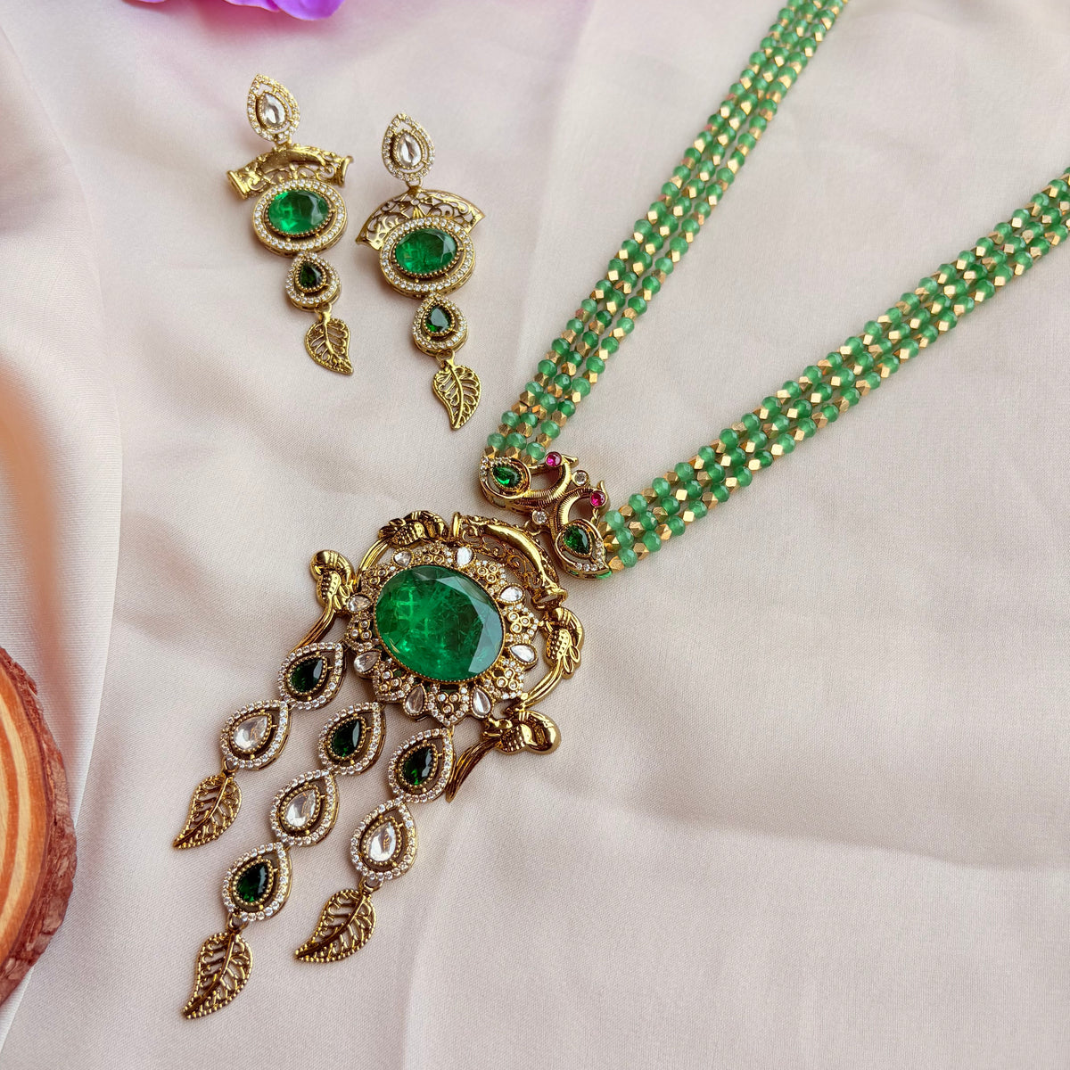 Mayura Emerald Neckpiece