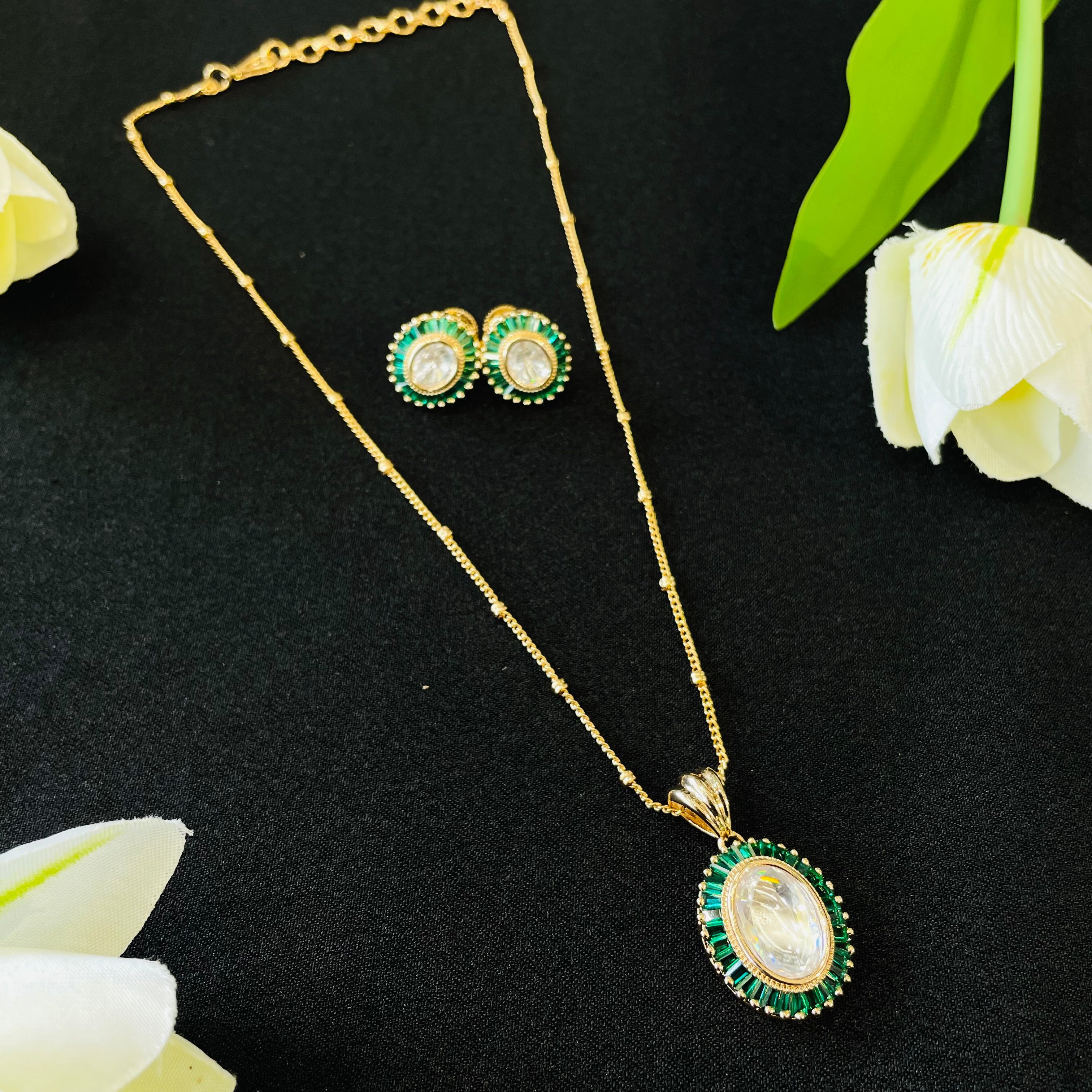 Nayaab Anvi Polki Pendant
