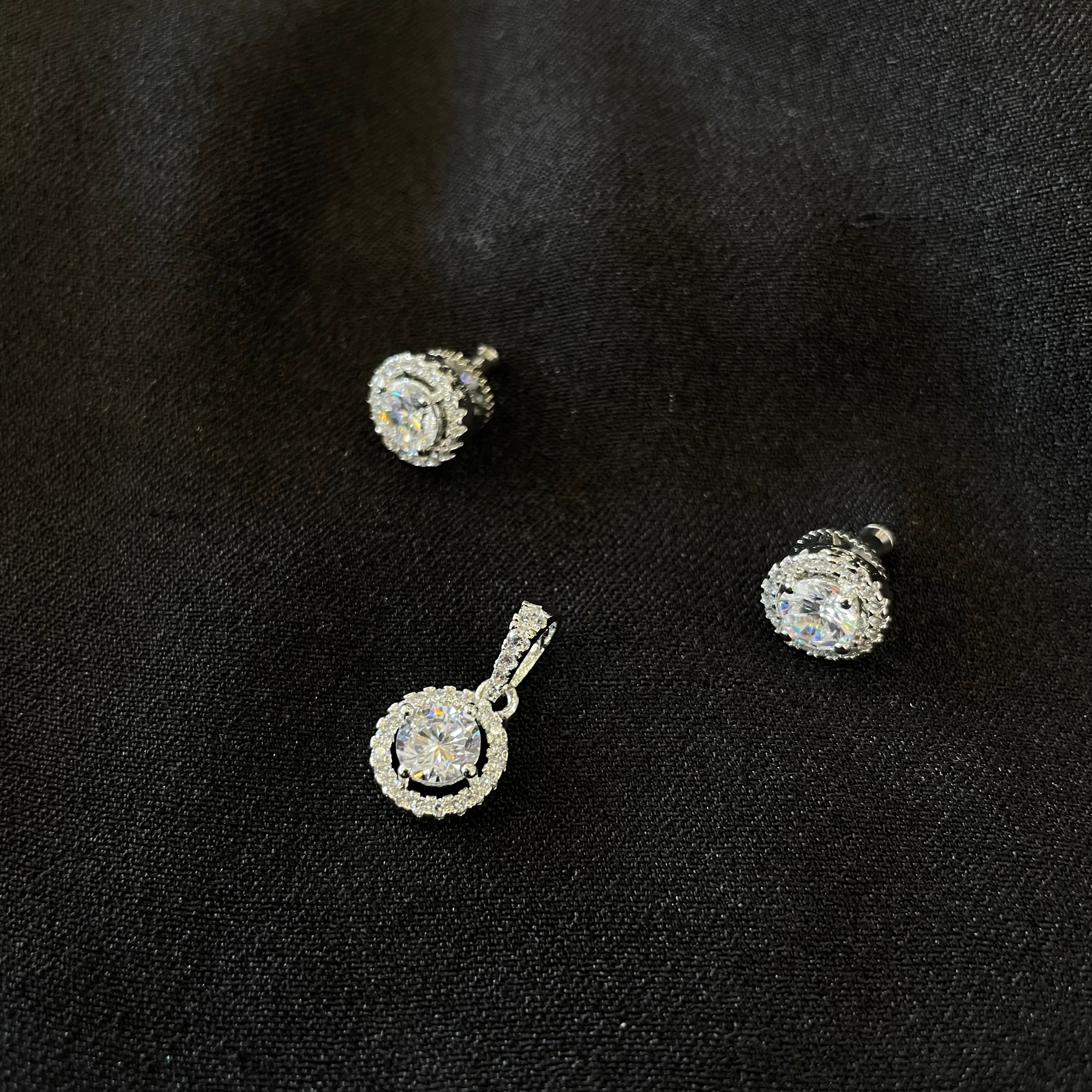 Ad Paridhi pendant set