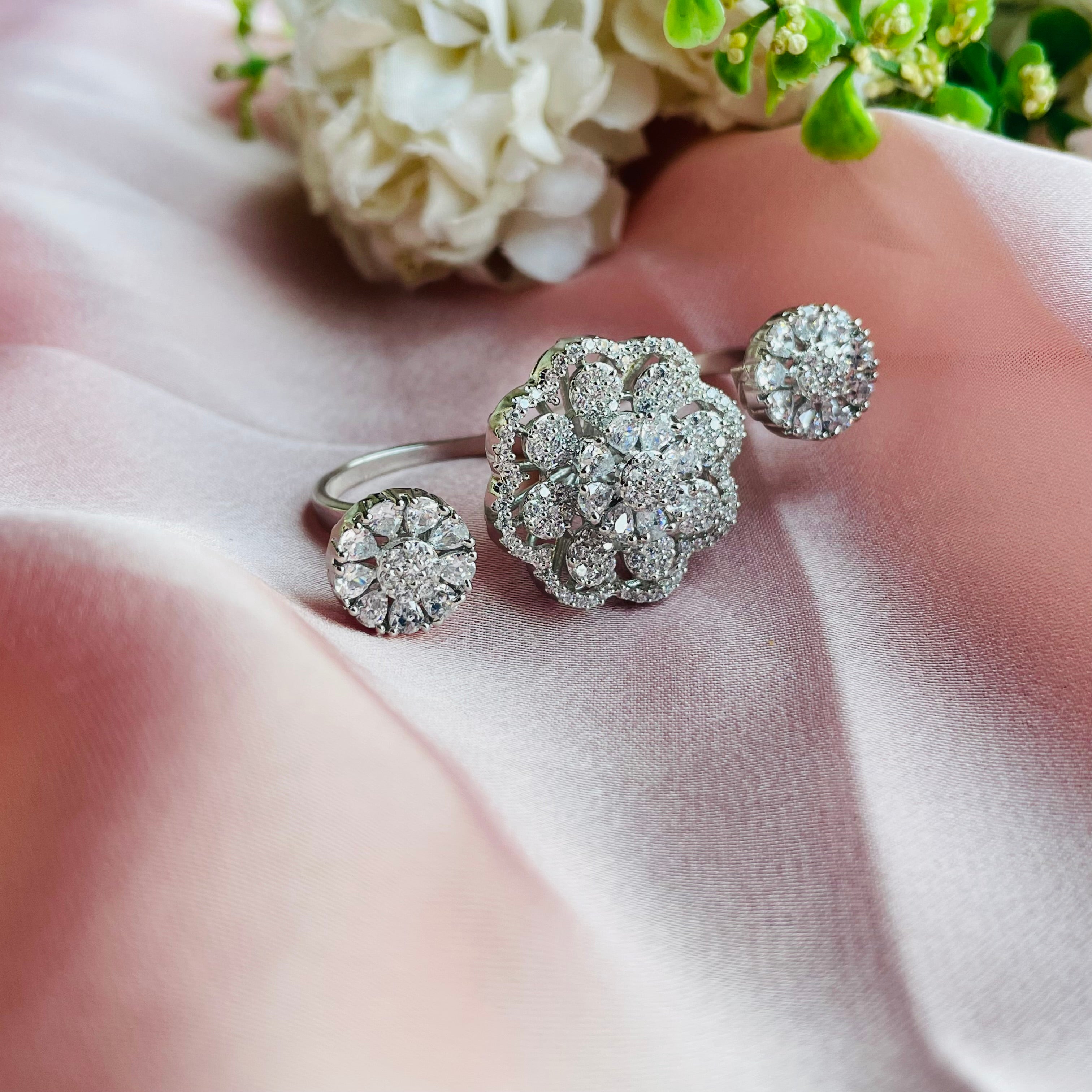 Ad Quincy  ring adjustable