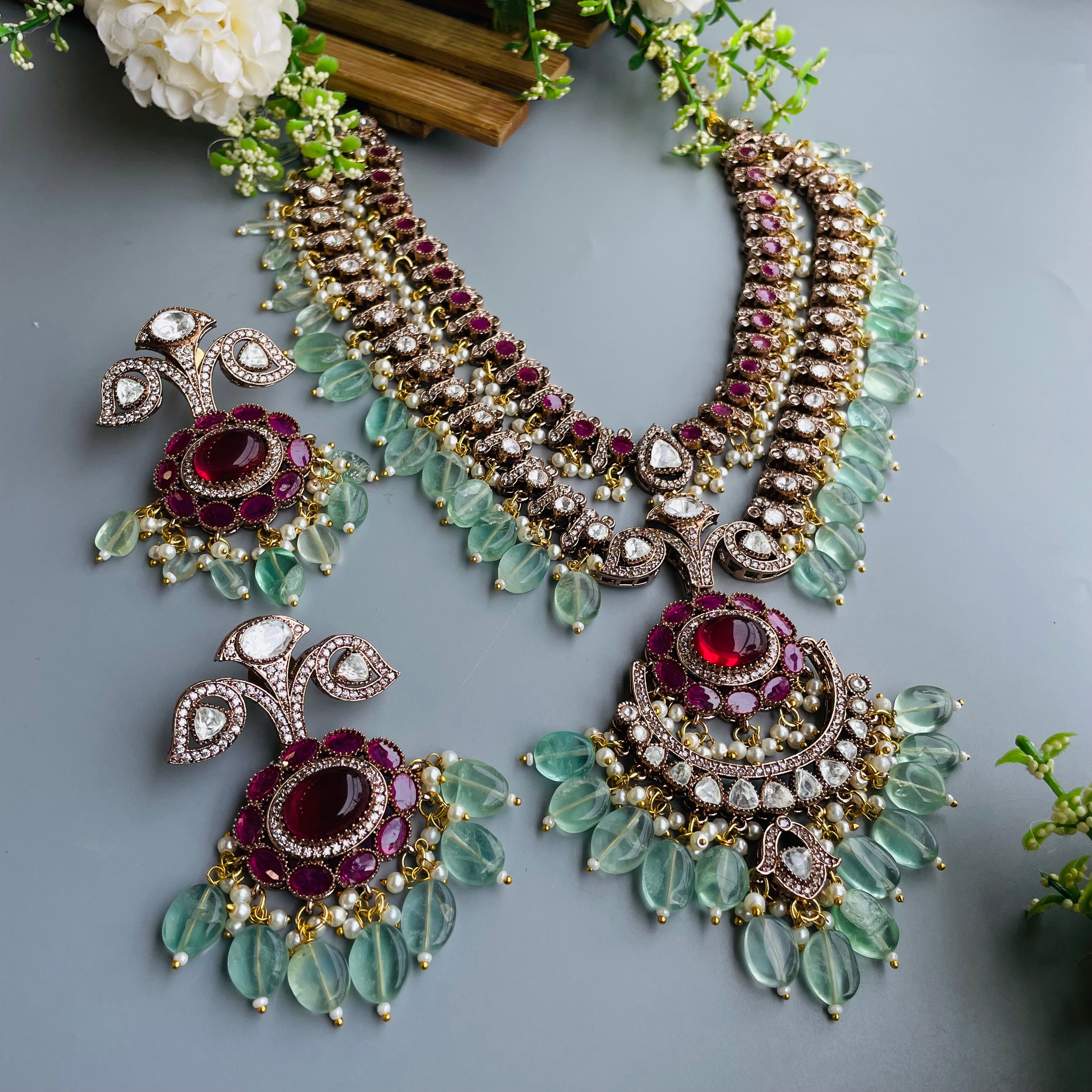 Nayaab Ranisa Neckpiece