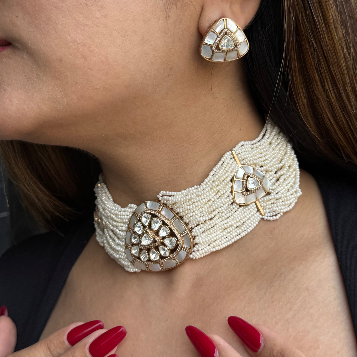 Nayaab Myra Pearl Choker