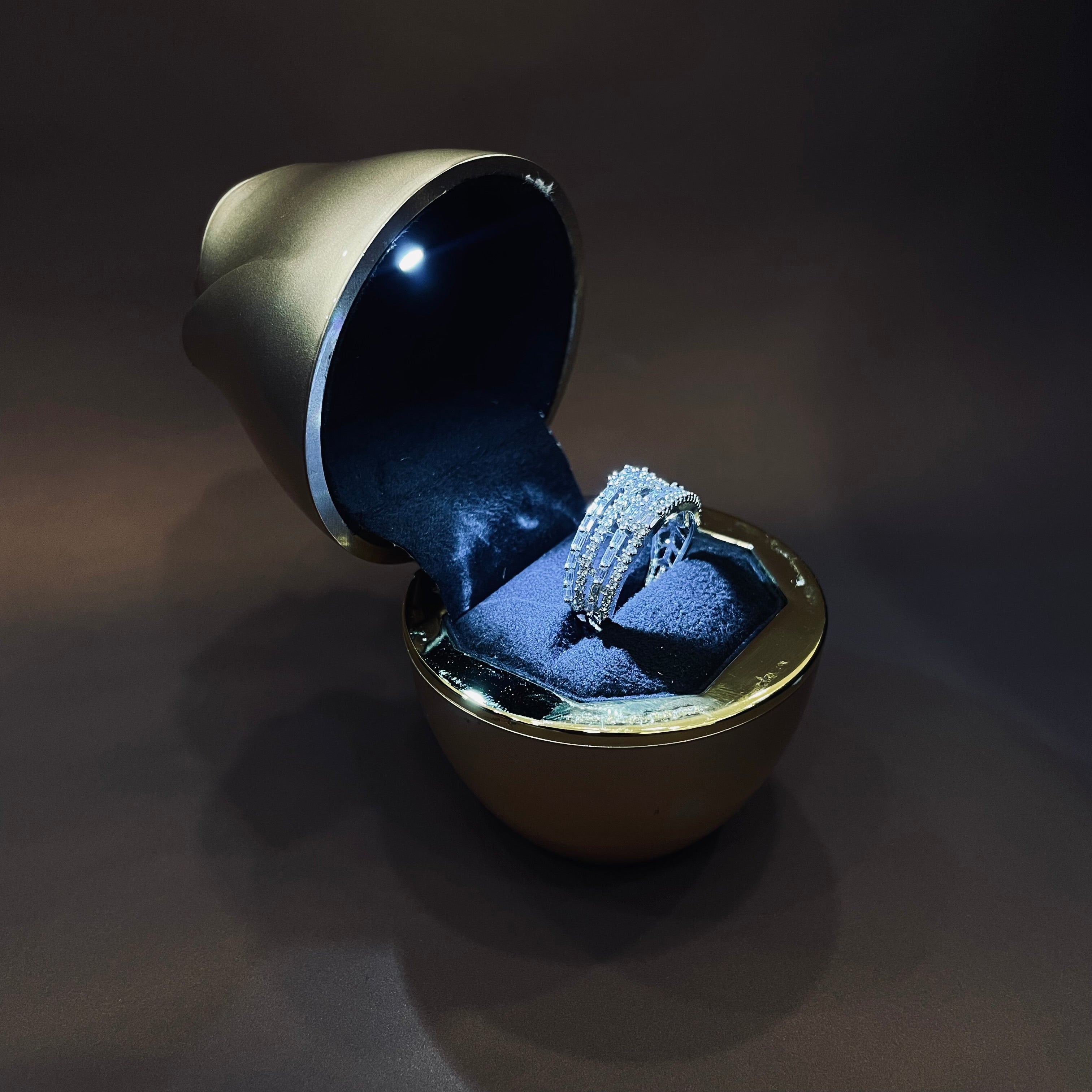 The Rose Proposal Ring Box