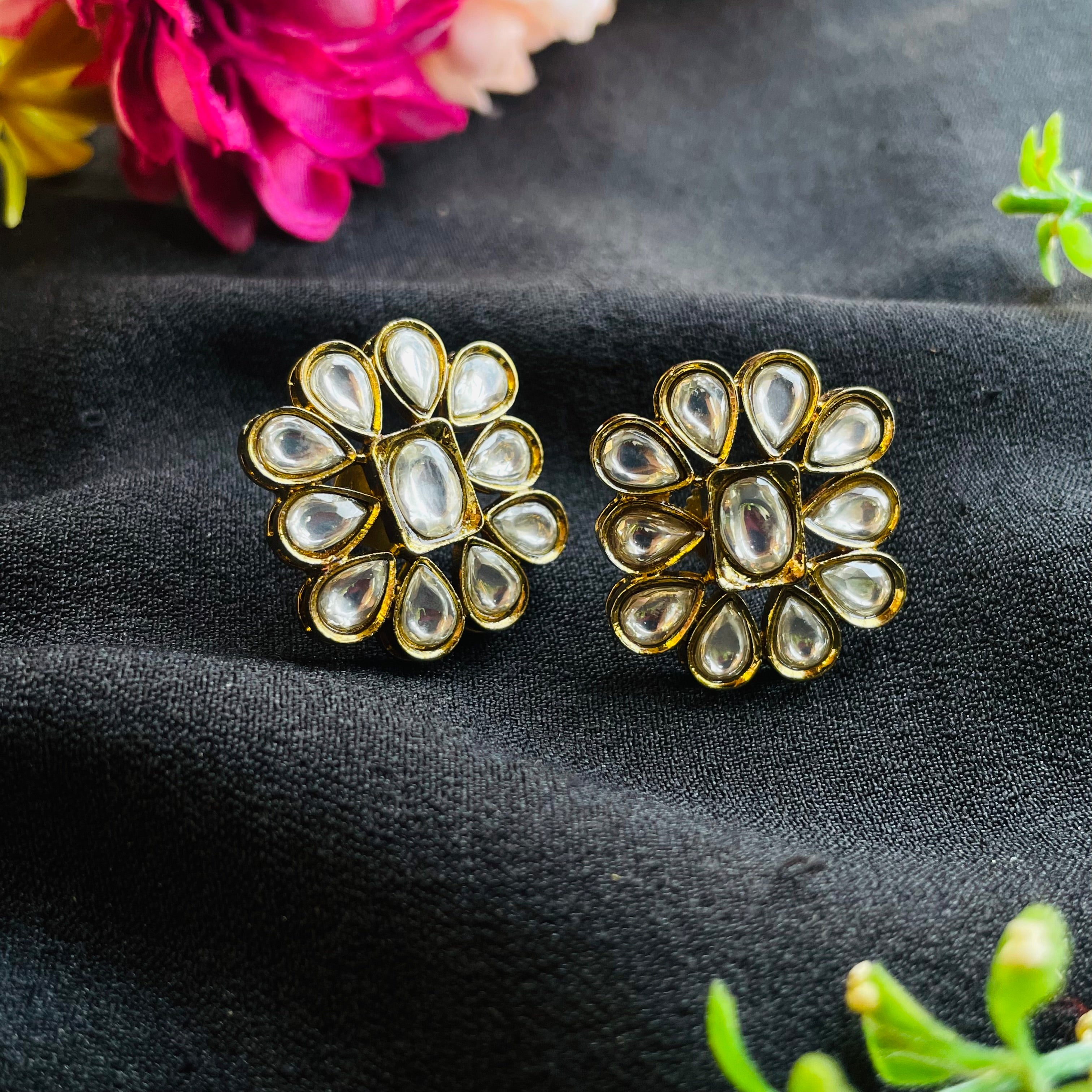 Nayaab joyce neackpiece