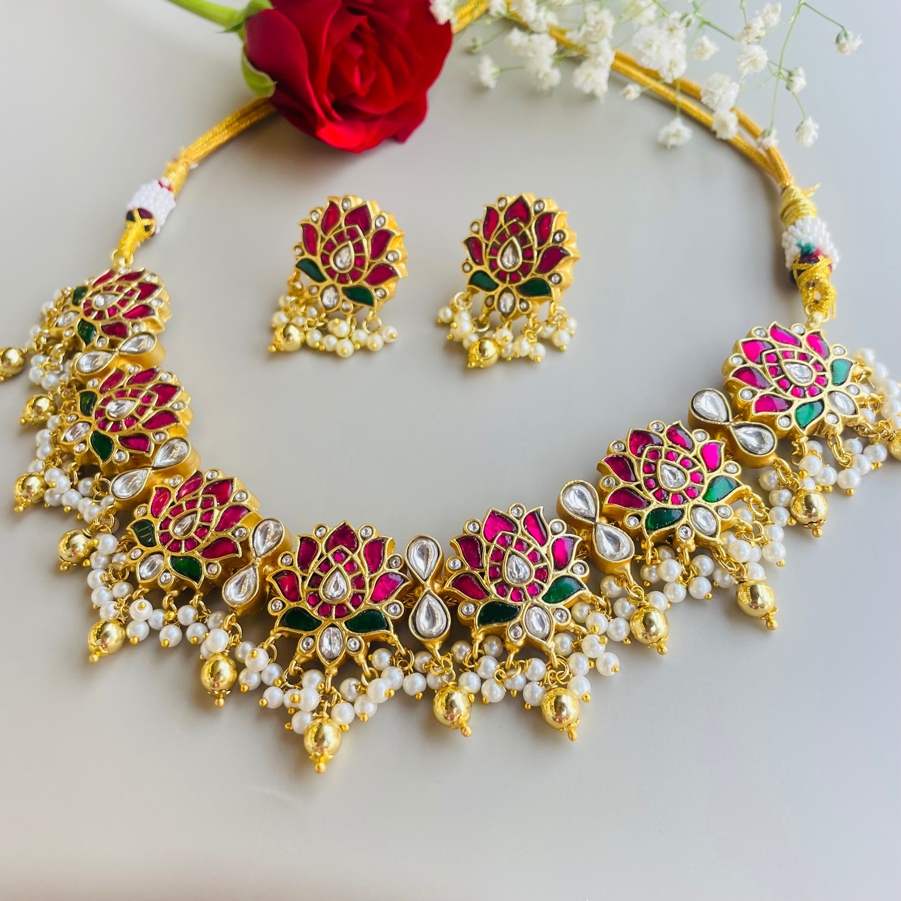 Nayaab Tara Neckpiece