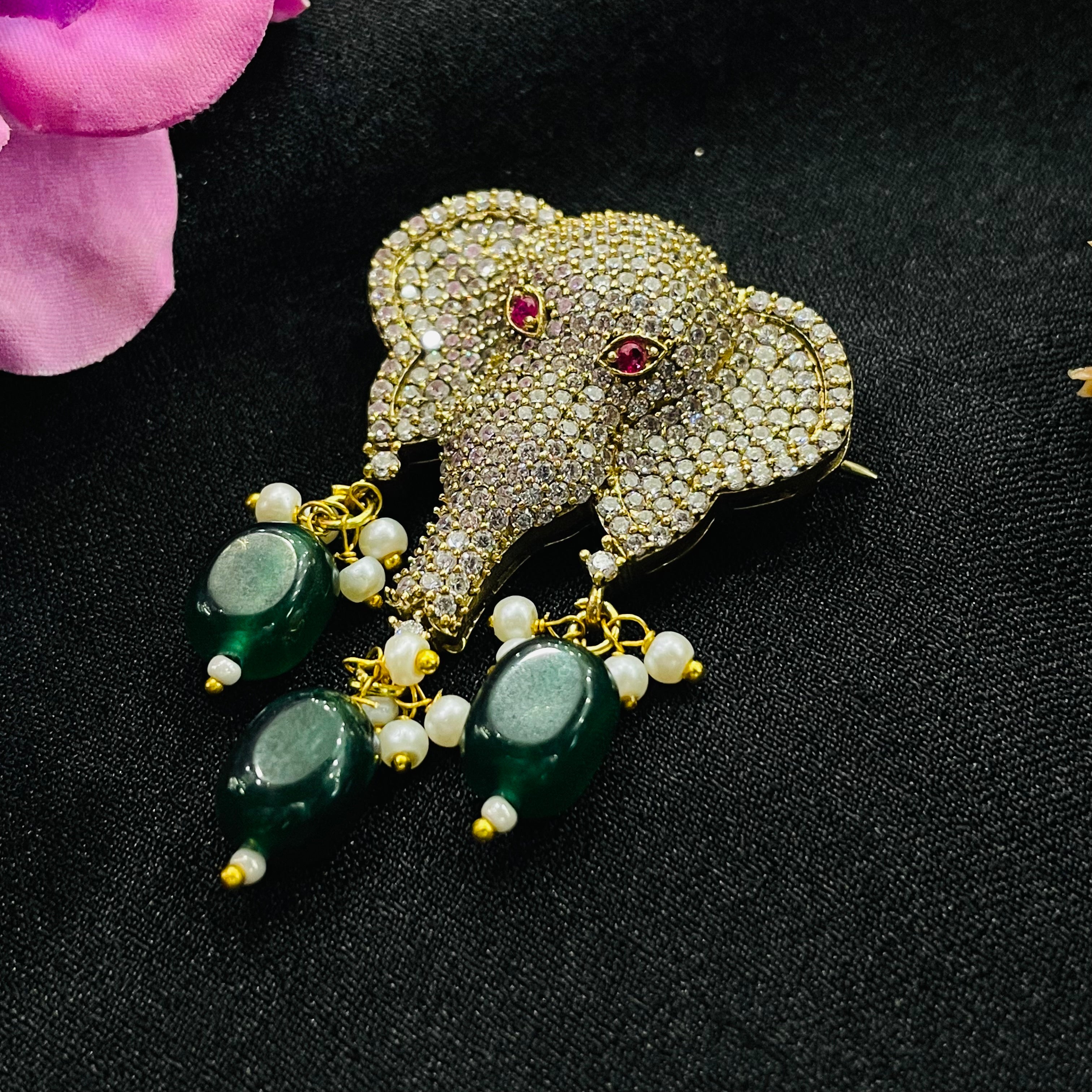 Nayaab Nitara brooch