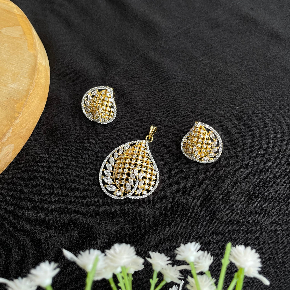 Aurelia Teardrop Pendant Set