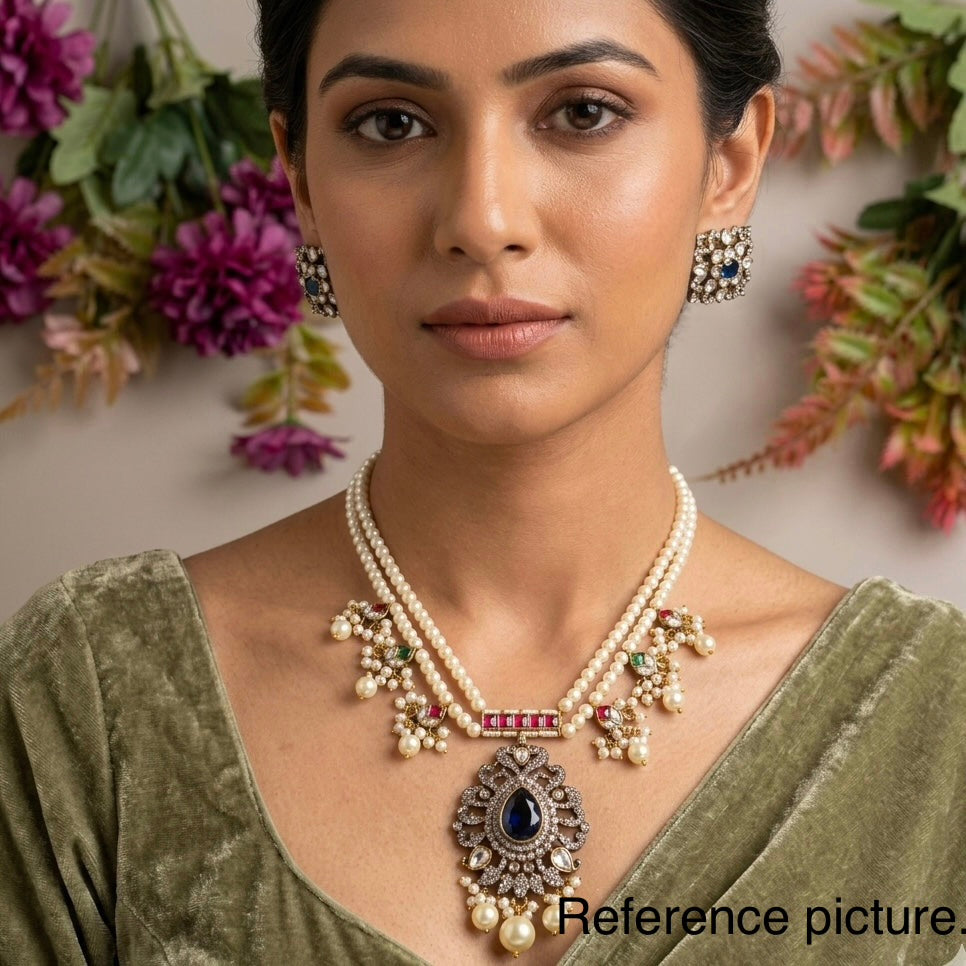 Nayaab Shamiksha Pearl neckpiece