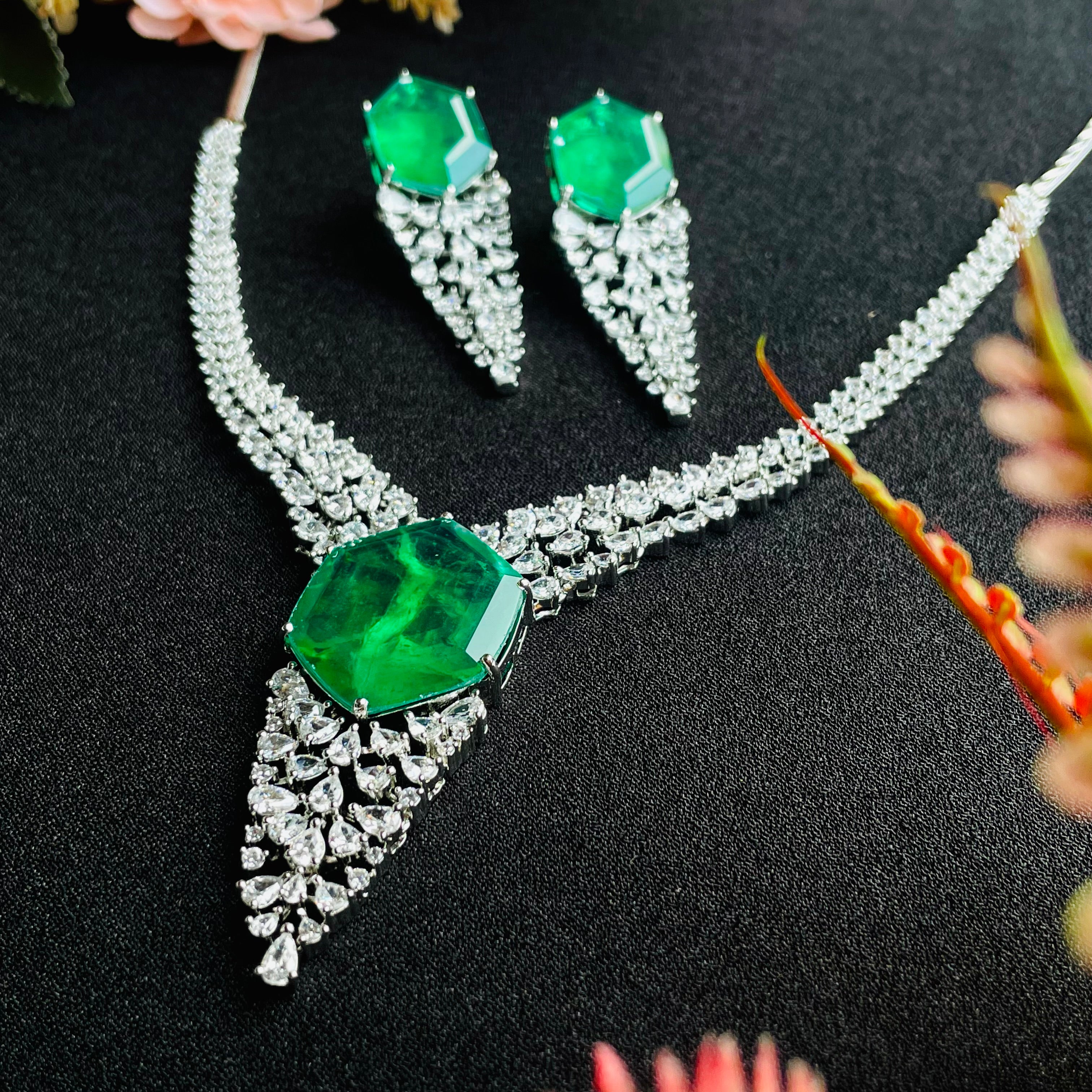 Ad Sharin Neckpiece