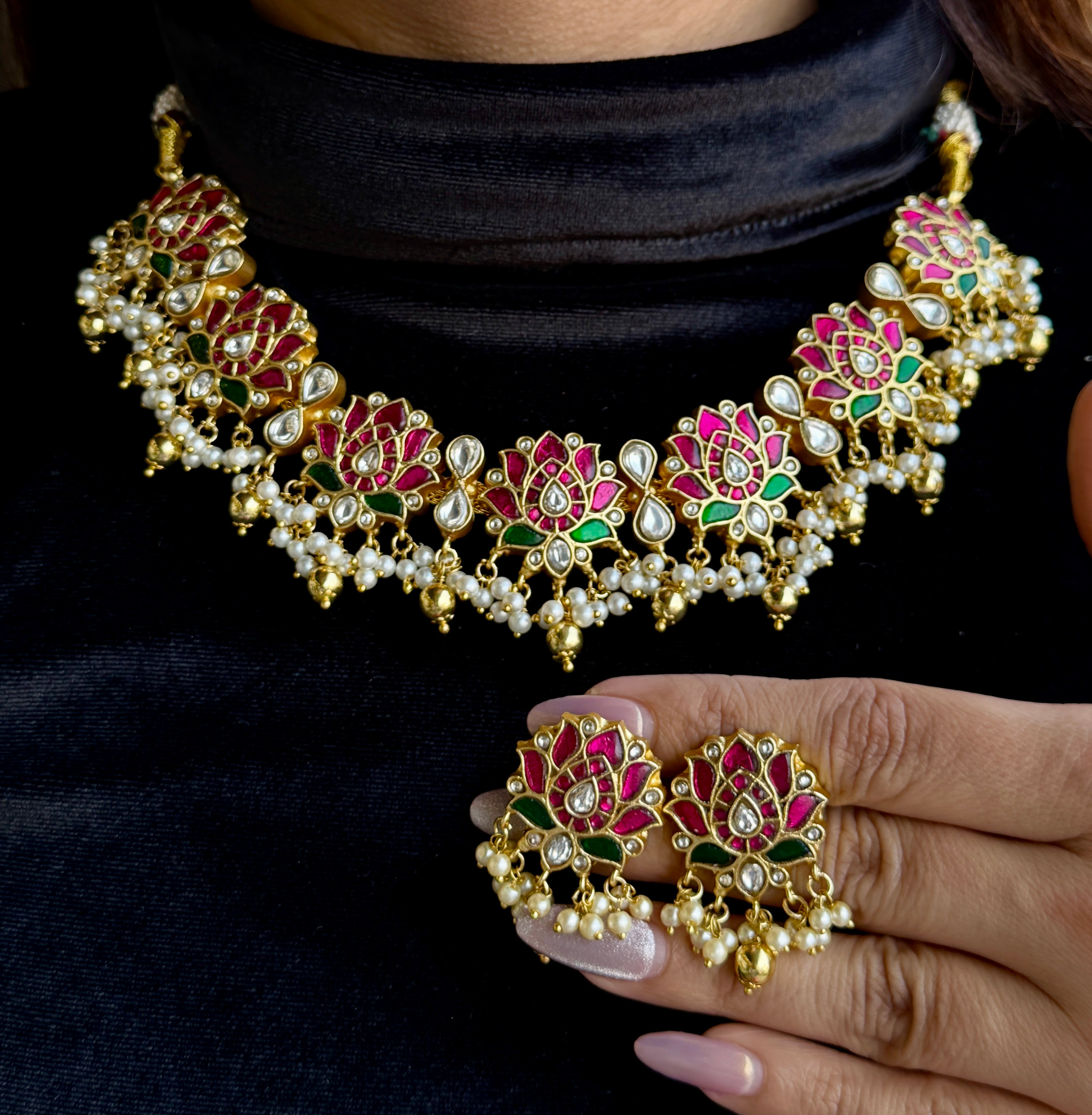 Nayaab Tara Neckpiece