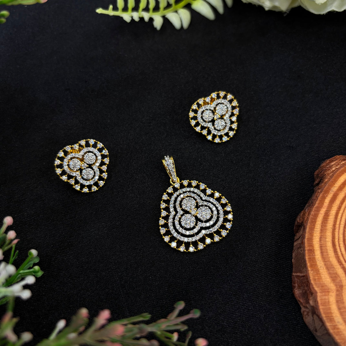 Aurelia Clover Pendant Set