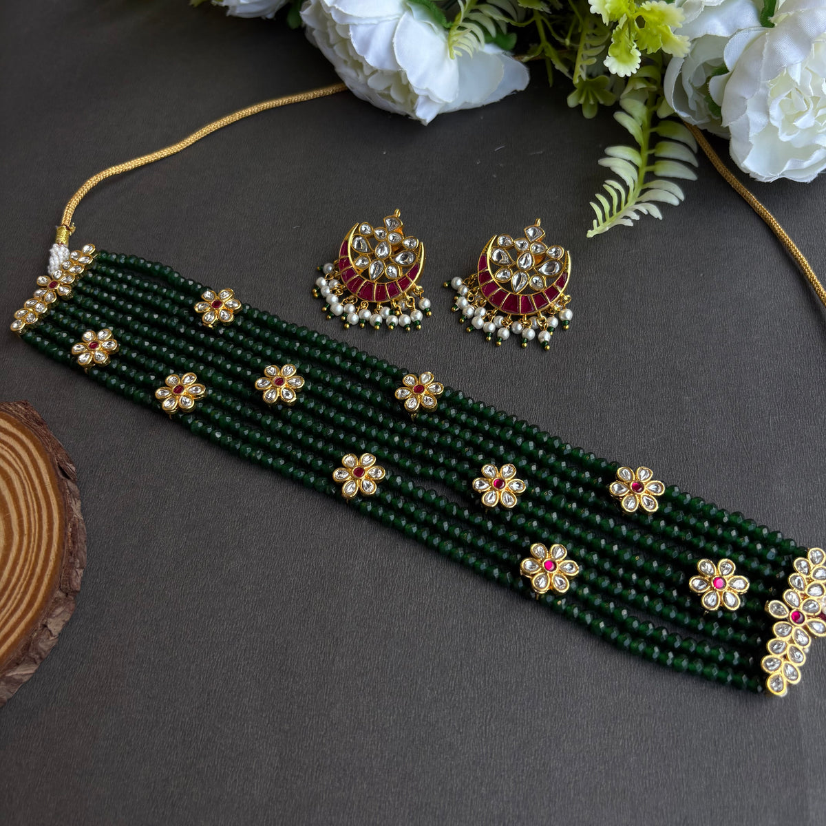 Aarvika Neckpiece