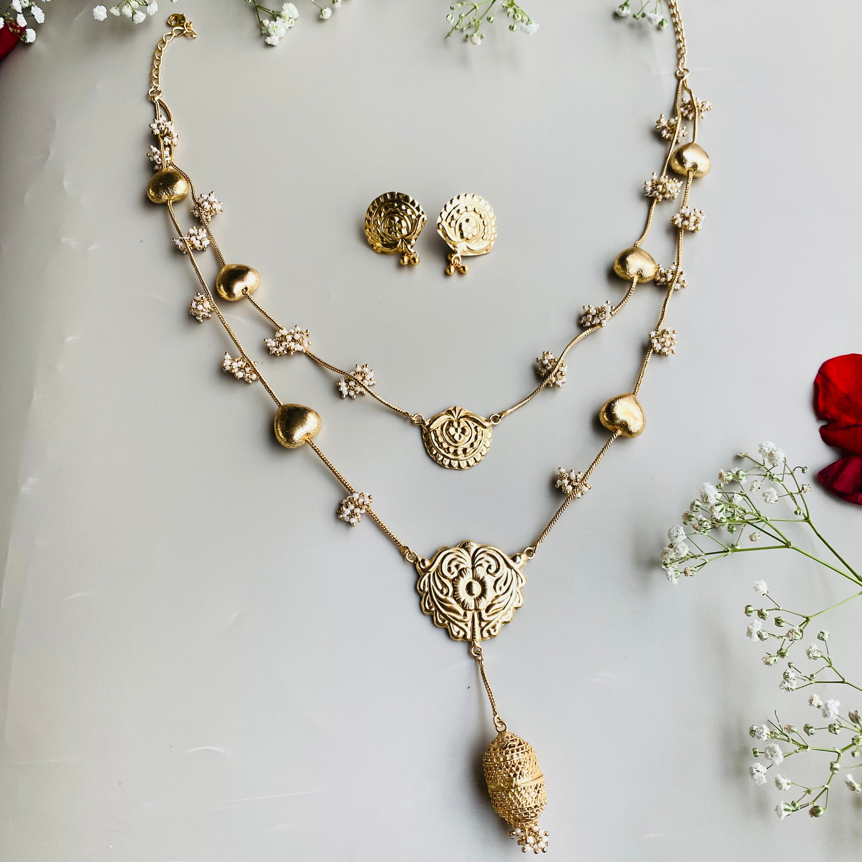 Nayaab Akshra neackpiece