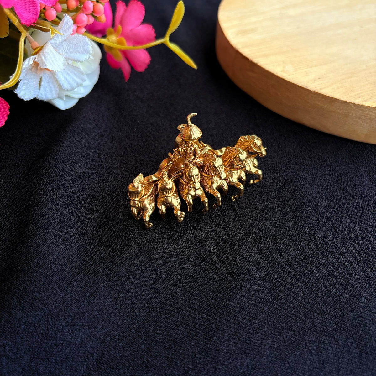 Nayaab Avni Brooch