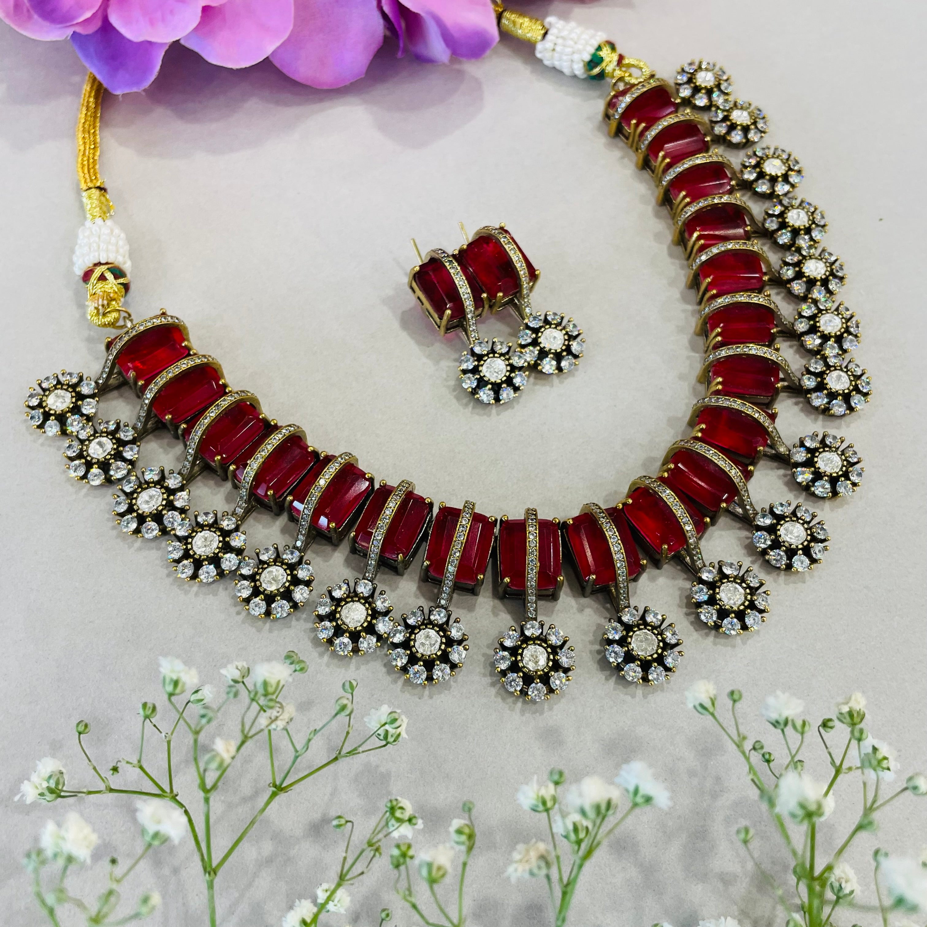 Nayaab Zarrin-Panna neckpiece