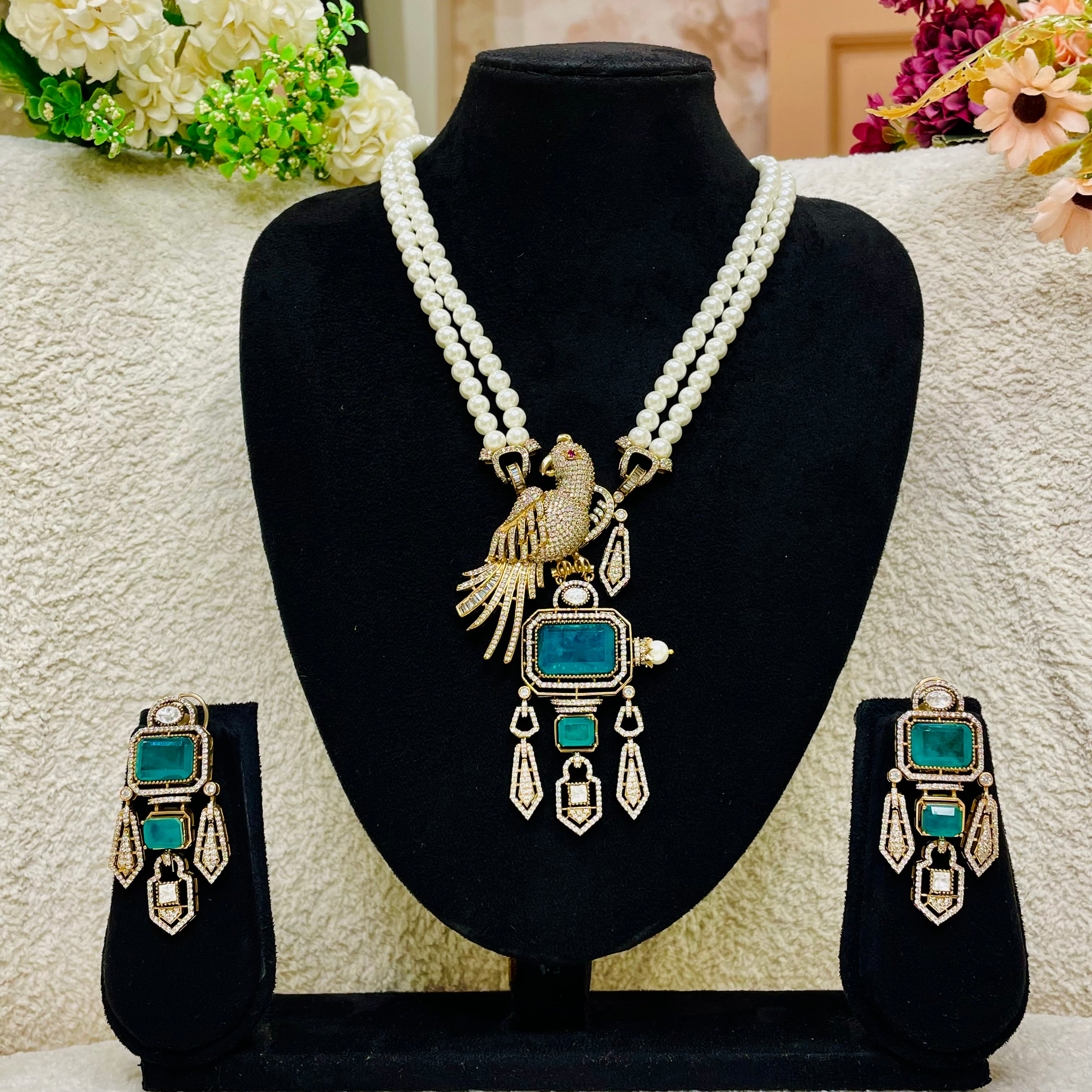 Nayaab Sara Neckpiece