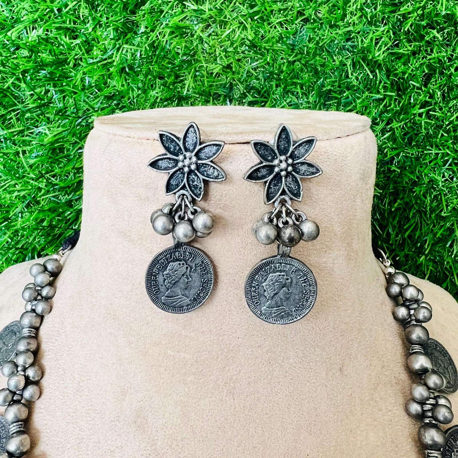 Oxidized Sofia neckpiece Velvet box by Shweta