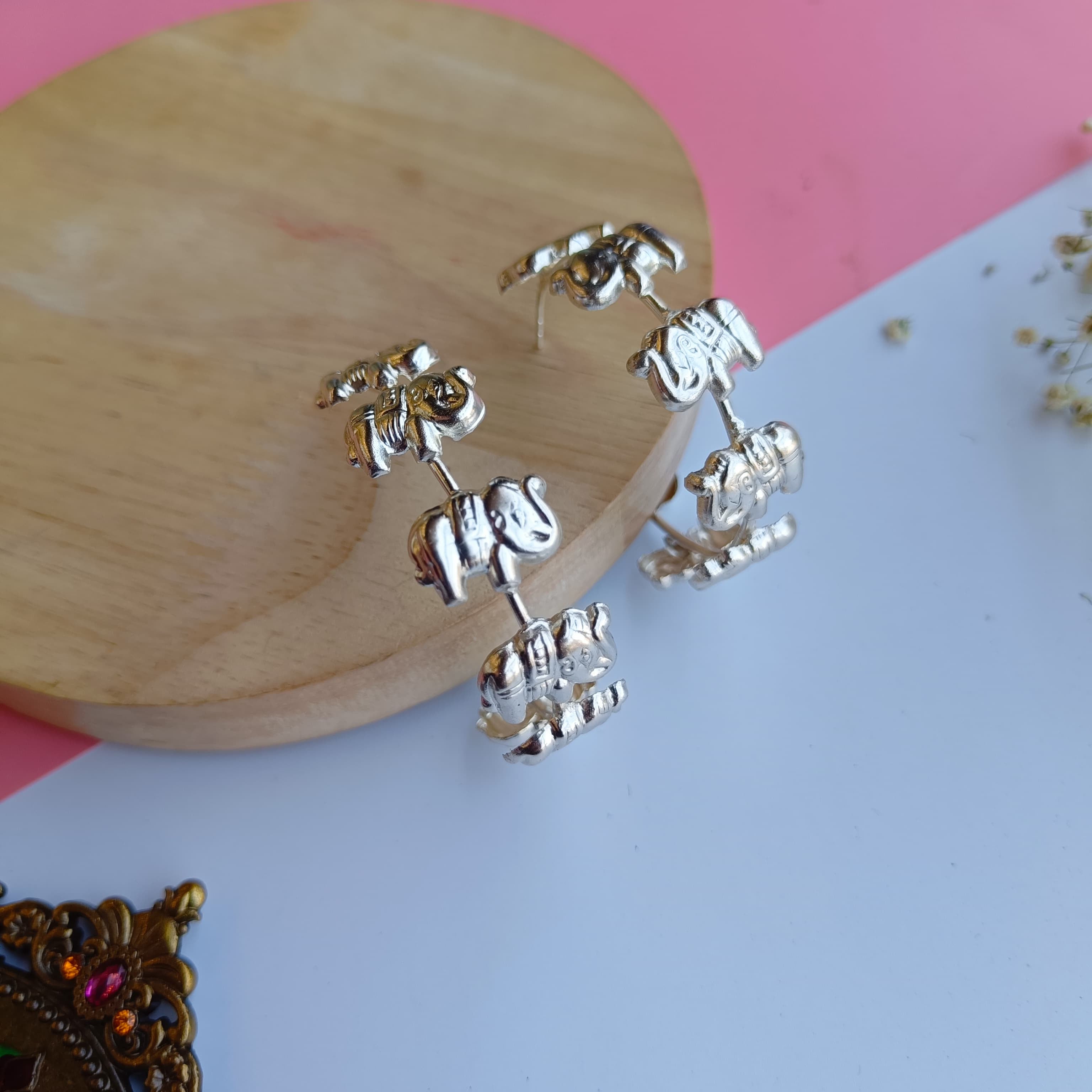 🎁 Layla Nikita Gold Earrings (100% off)