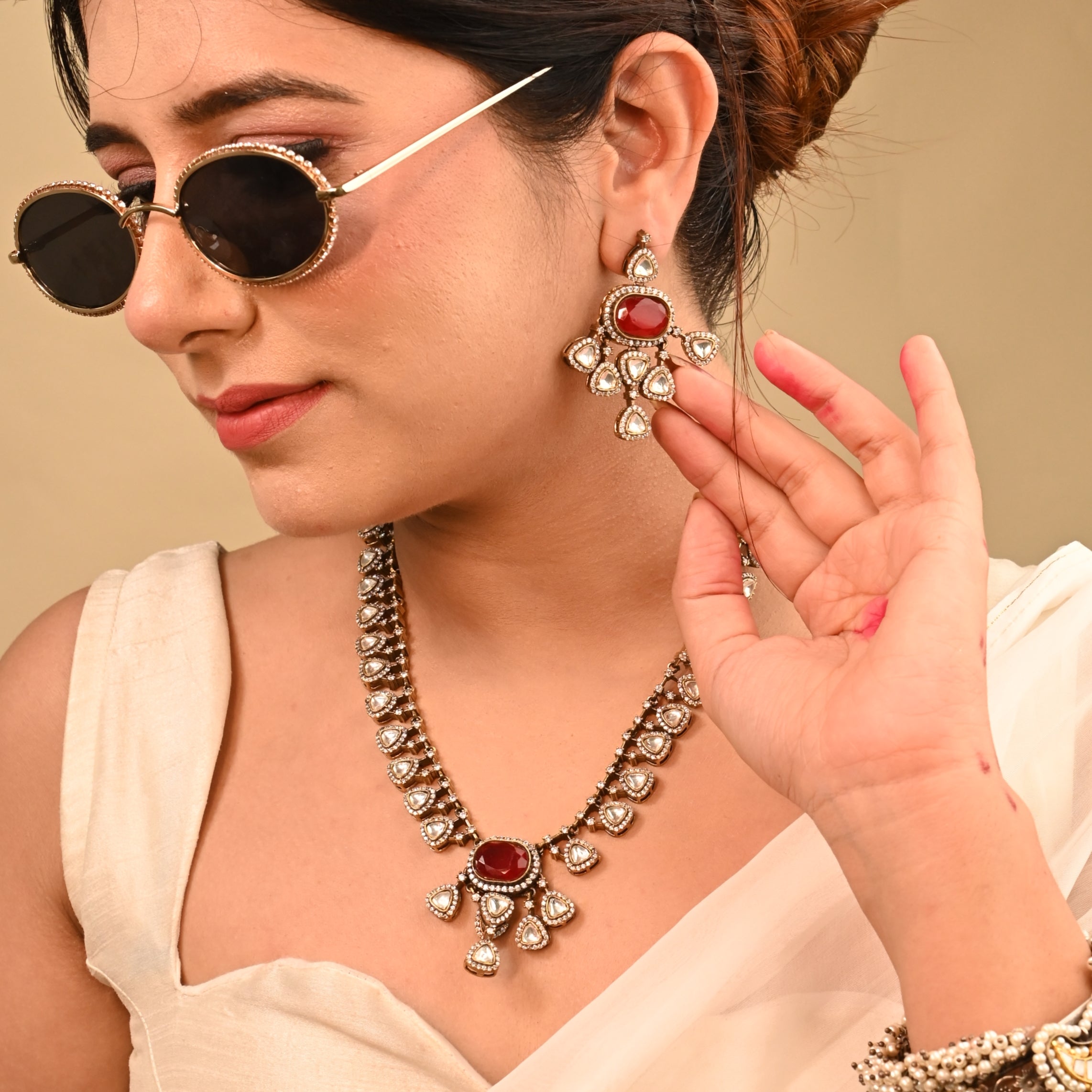 Nayaab Riddhi Neckpiece