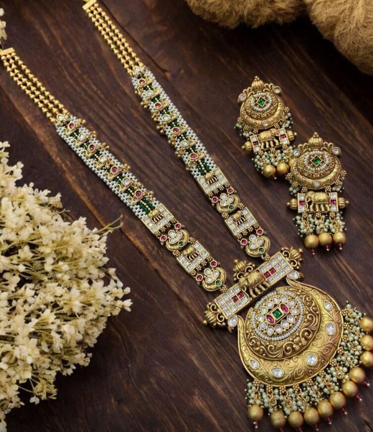 Nayaab Janvi Neckpiece