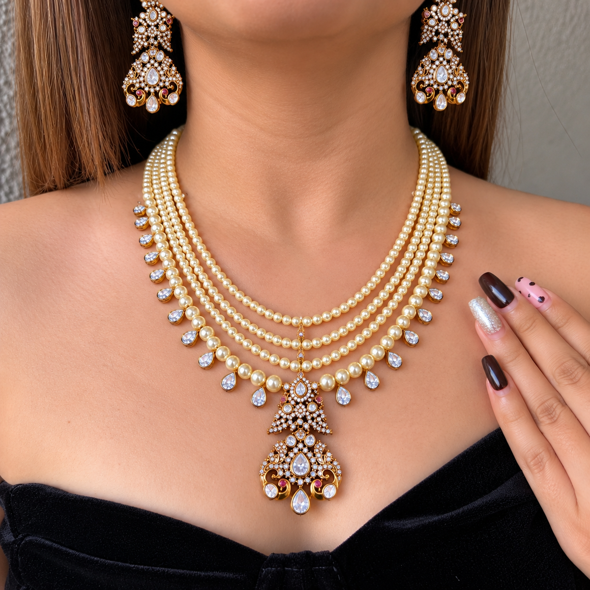 Nayaab Myra Neckpiece