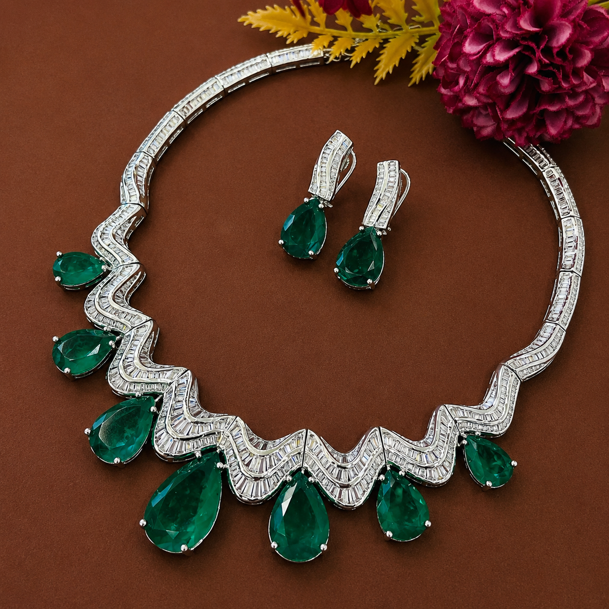 Ad Myra Emerald Neckpiece