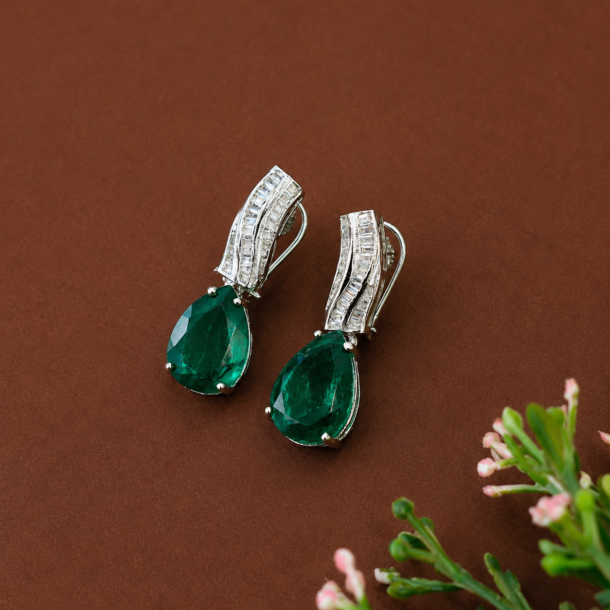 Ad Myra Emerald Neckpiece
