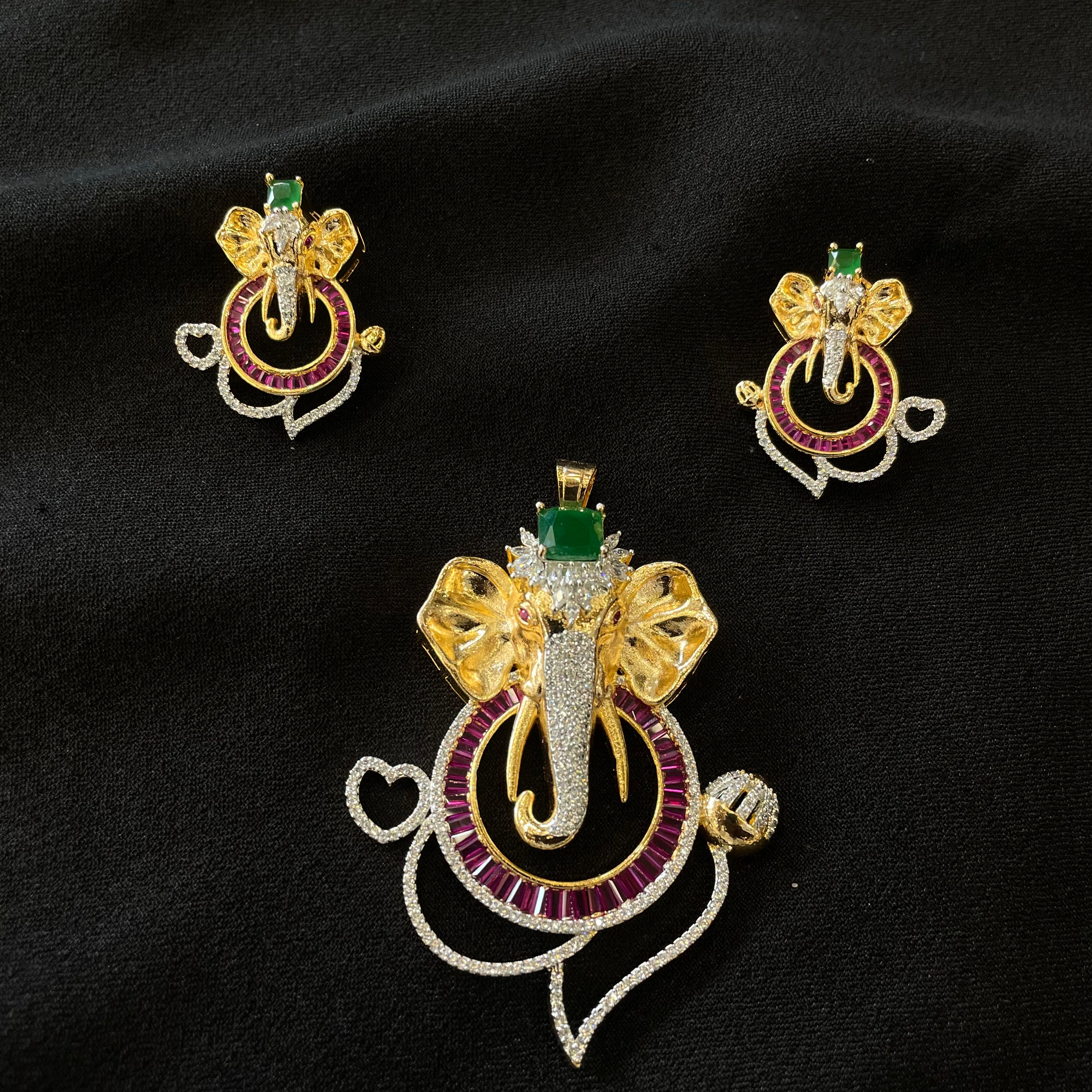 AD Noor Pendant Set