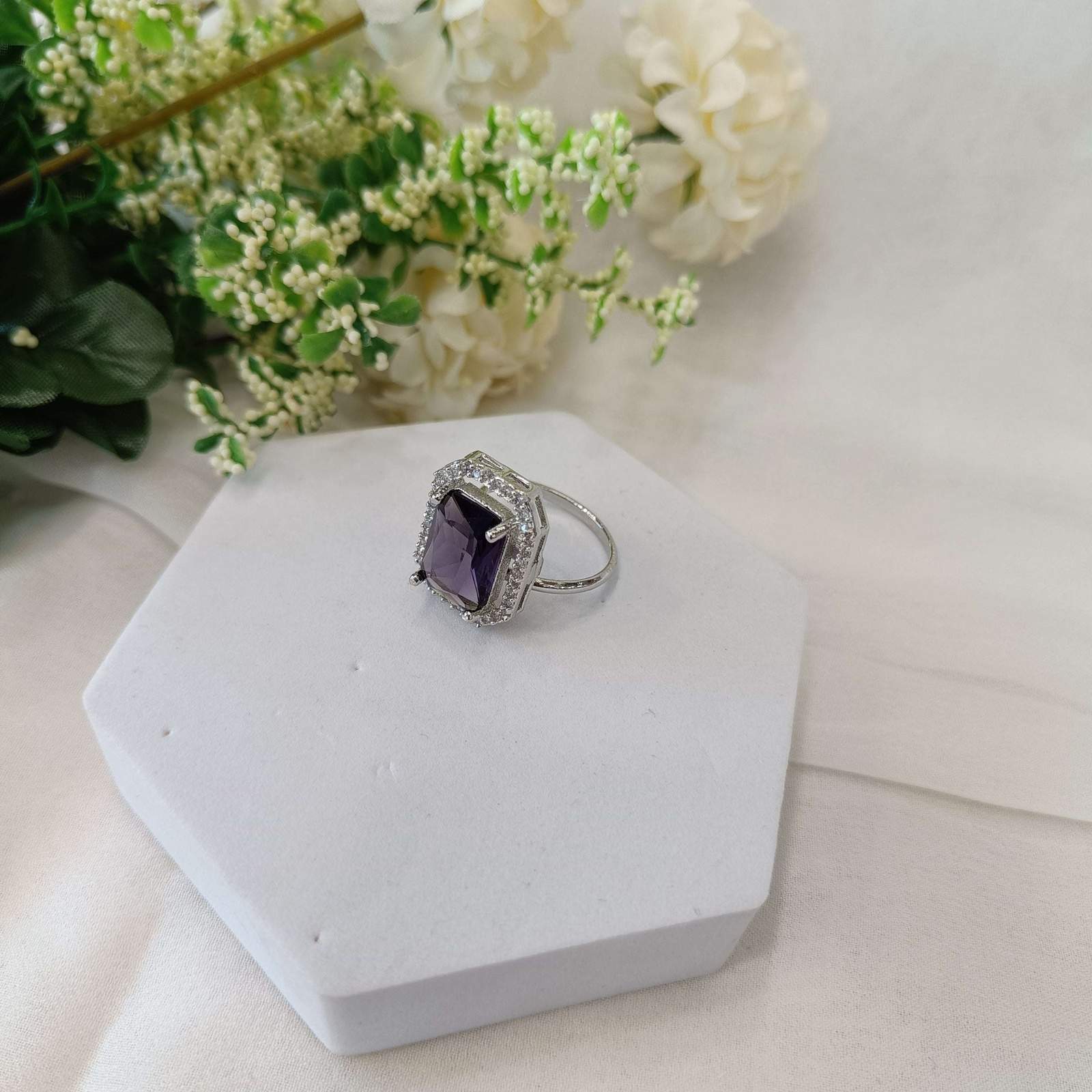 molly ad ring