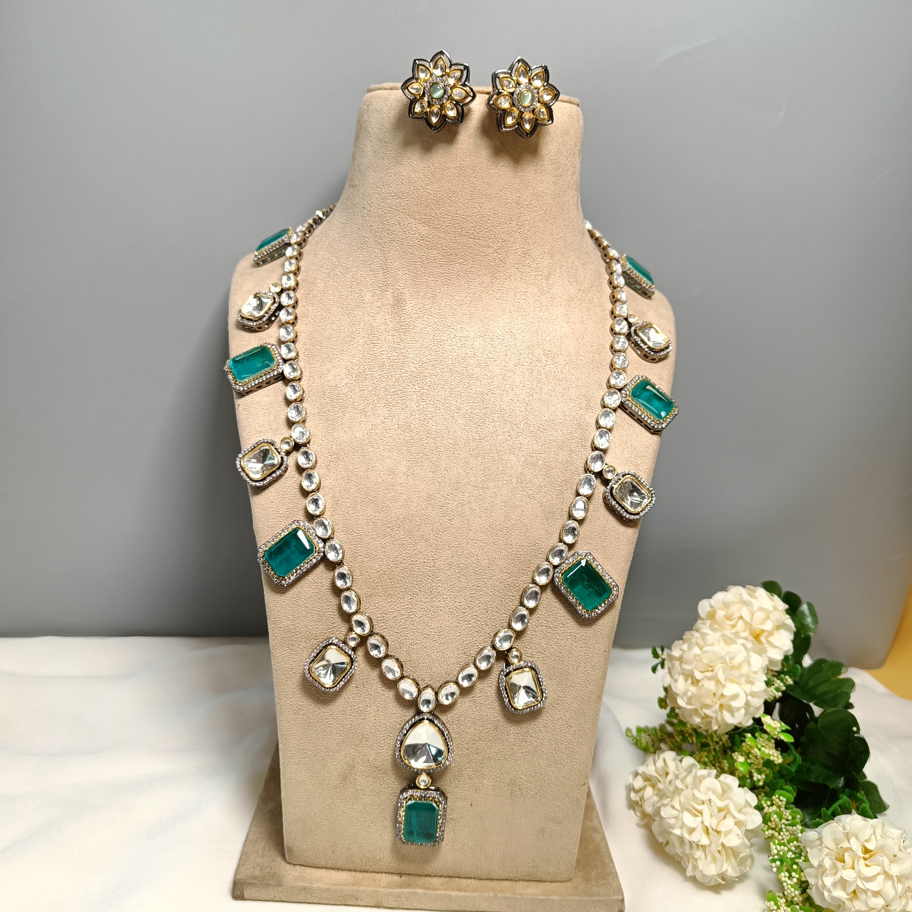 Nayaab Anya  polki neckpiece
