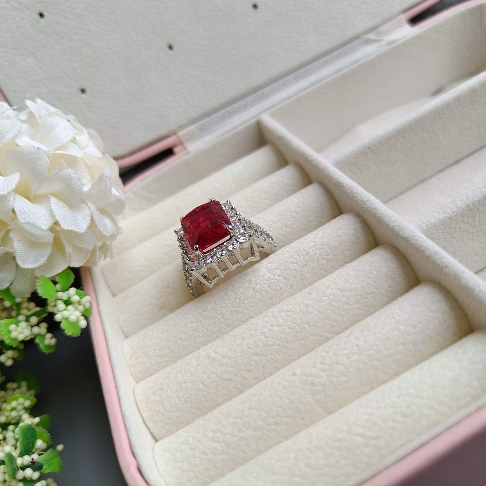Vs strling silver cocktail ring