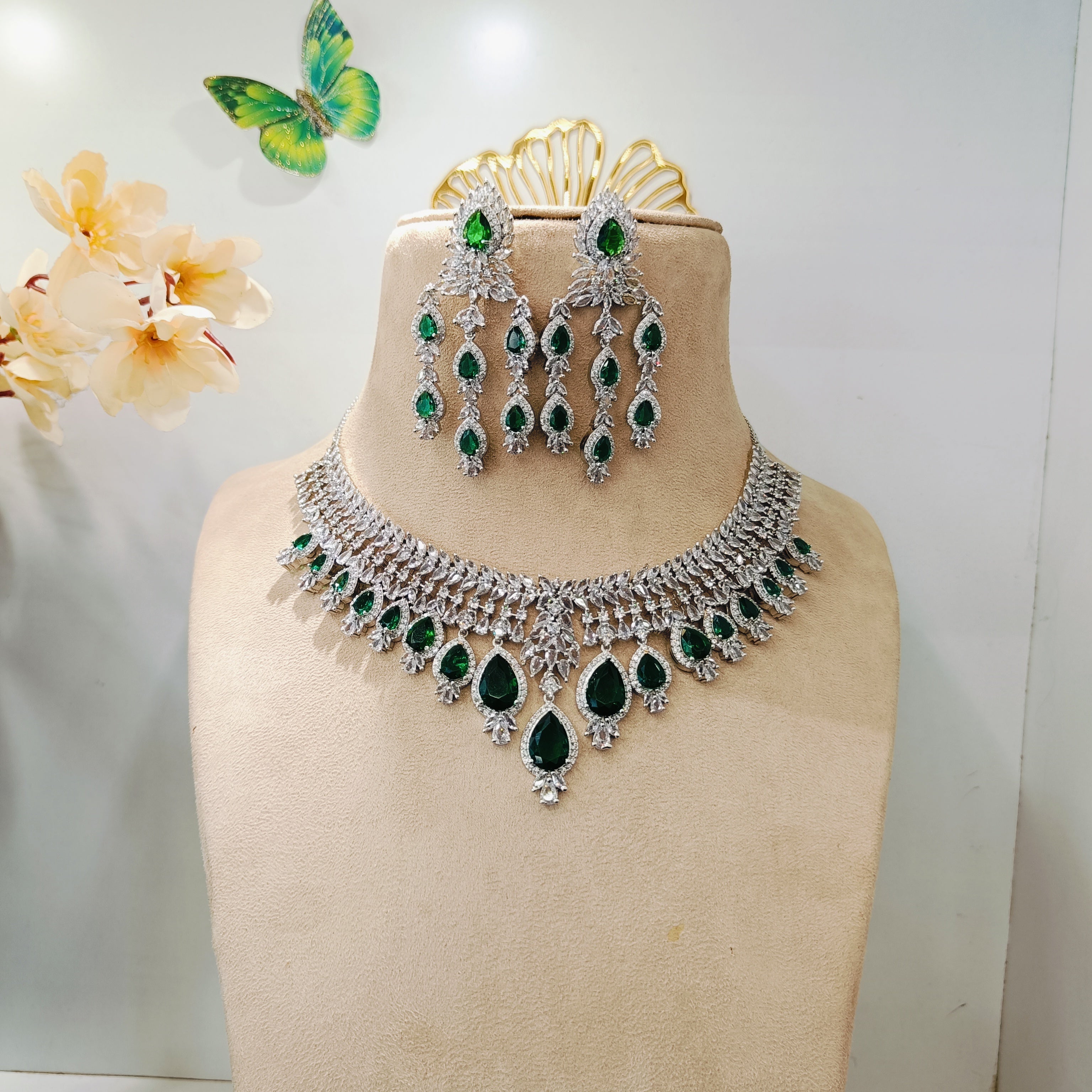 Ad kritika Neckpiece - Green