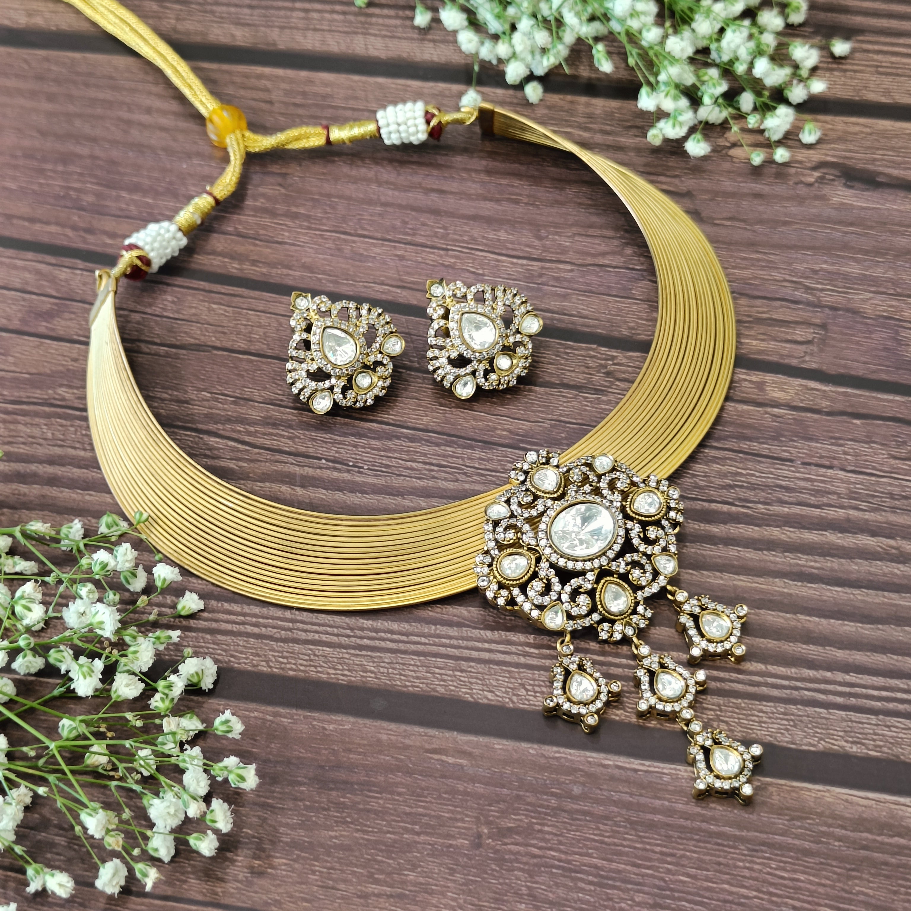 Nayaab Amira hasli neckpiece