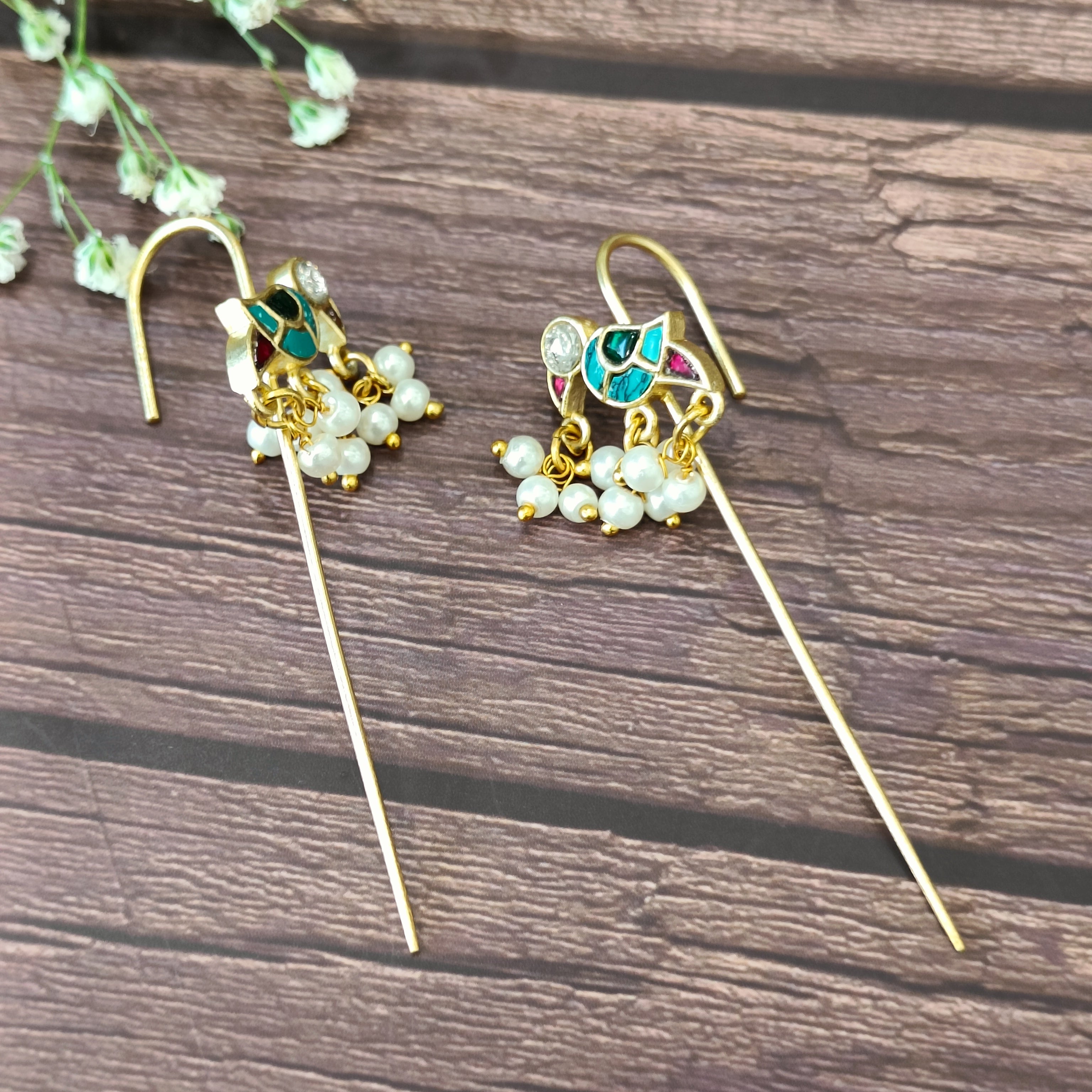 Nayaab Hiral Earcuff