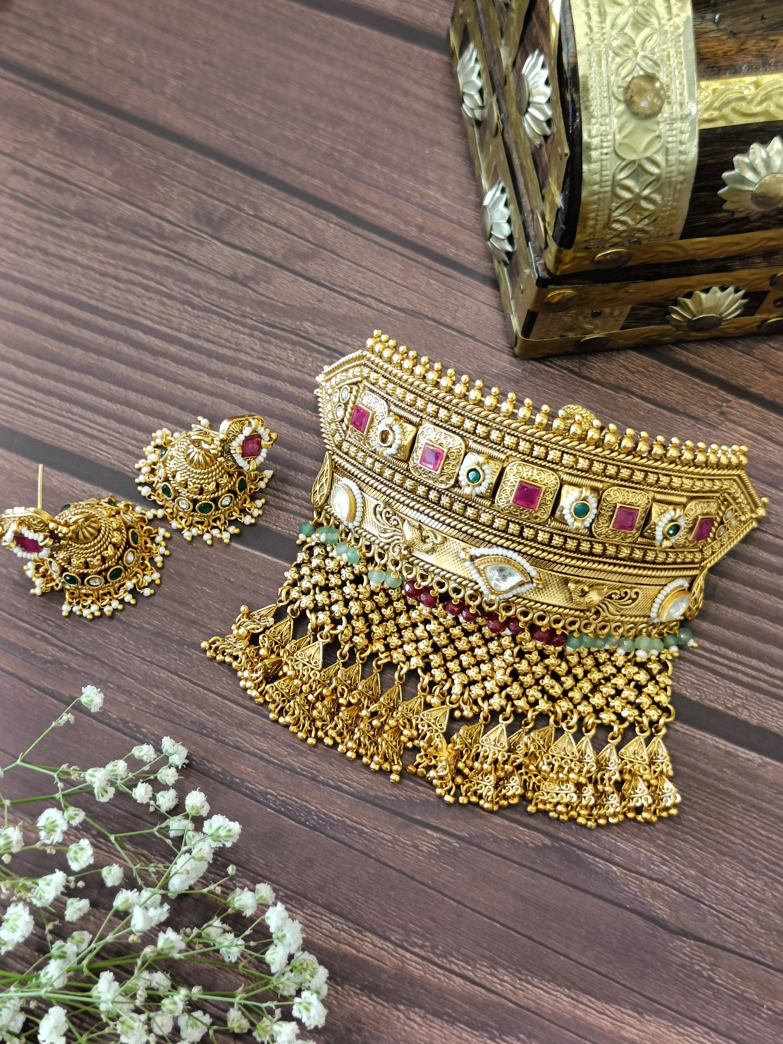 Nayaab kareena neckpiece