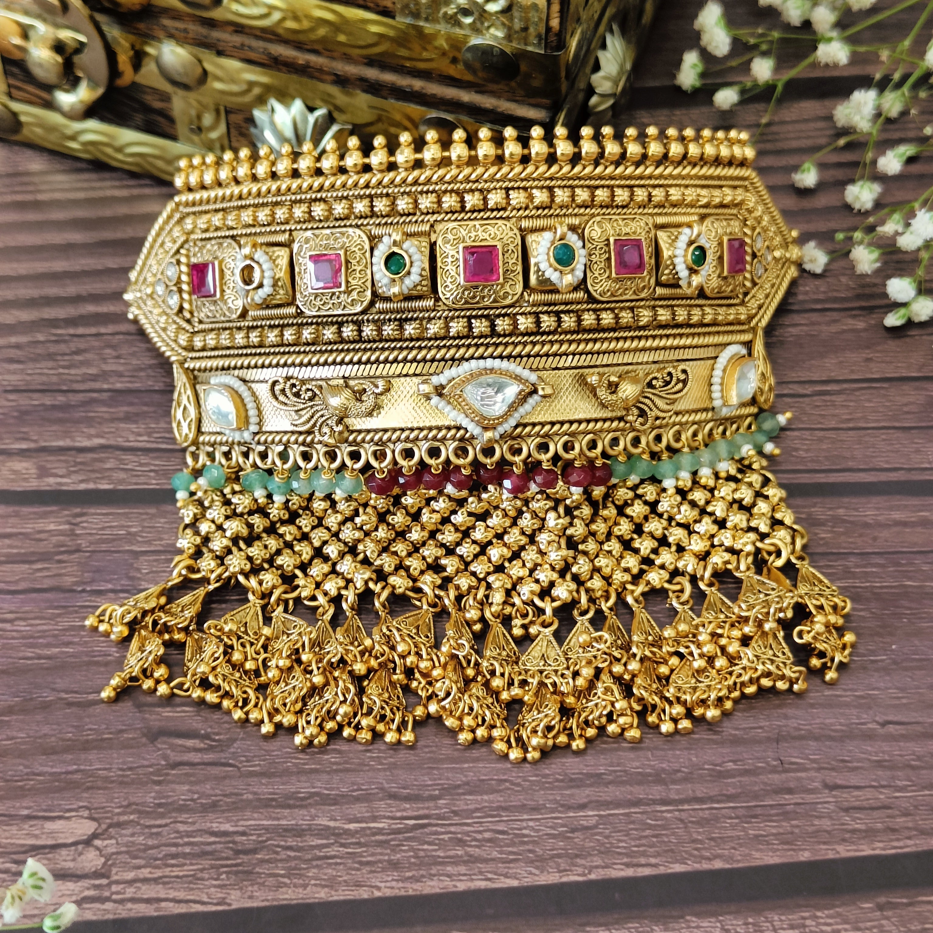 Nayaab kareena neckpiece