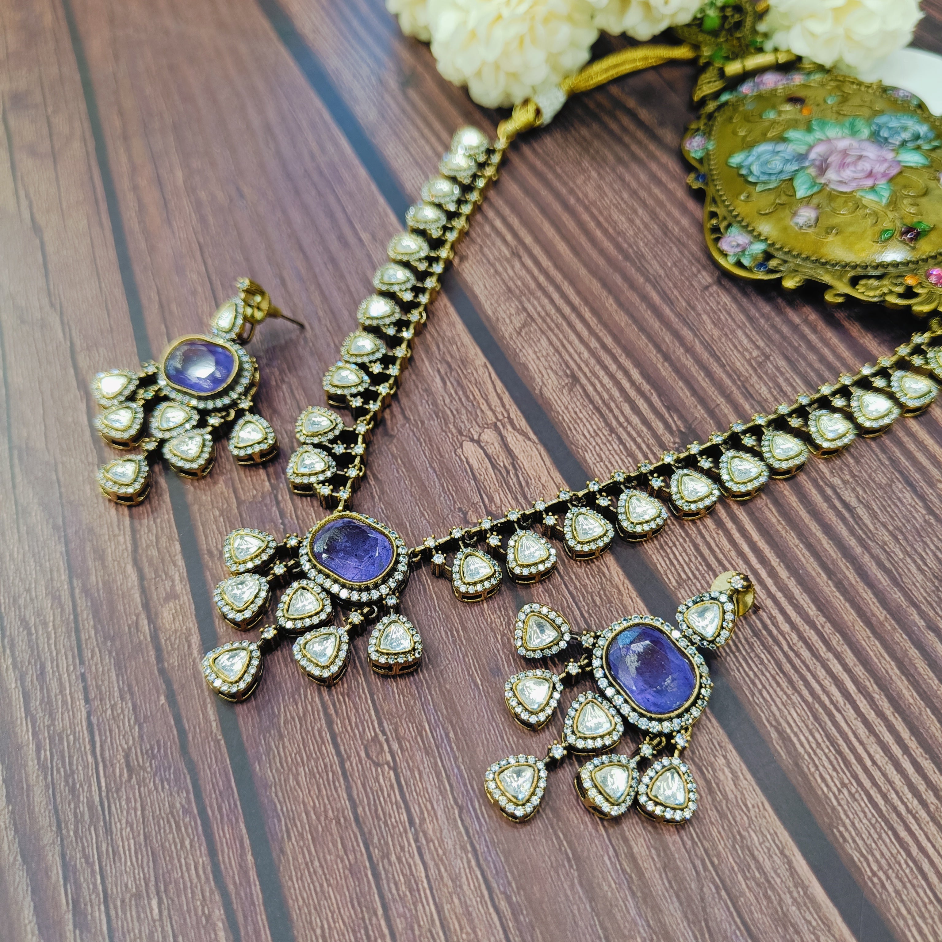 Nayaab Riddhi Neckpiece