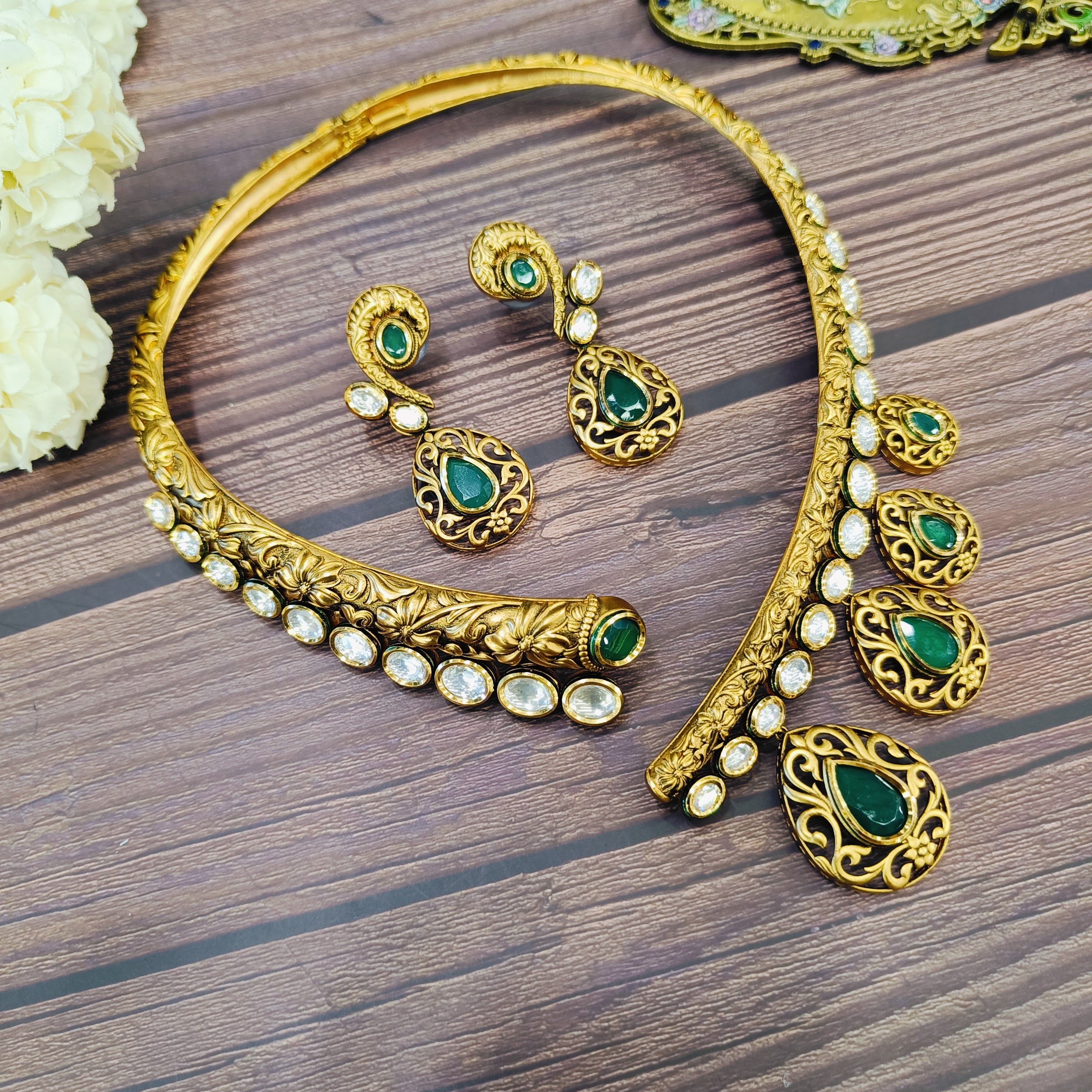 Nayaab Ahana Polk hasli neckpiece