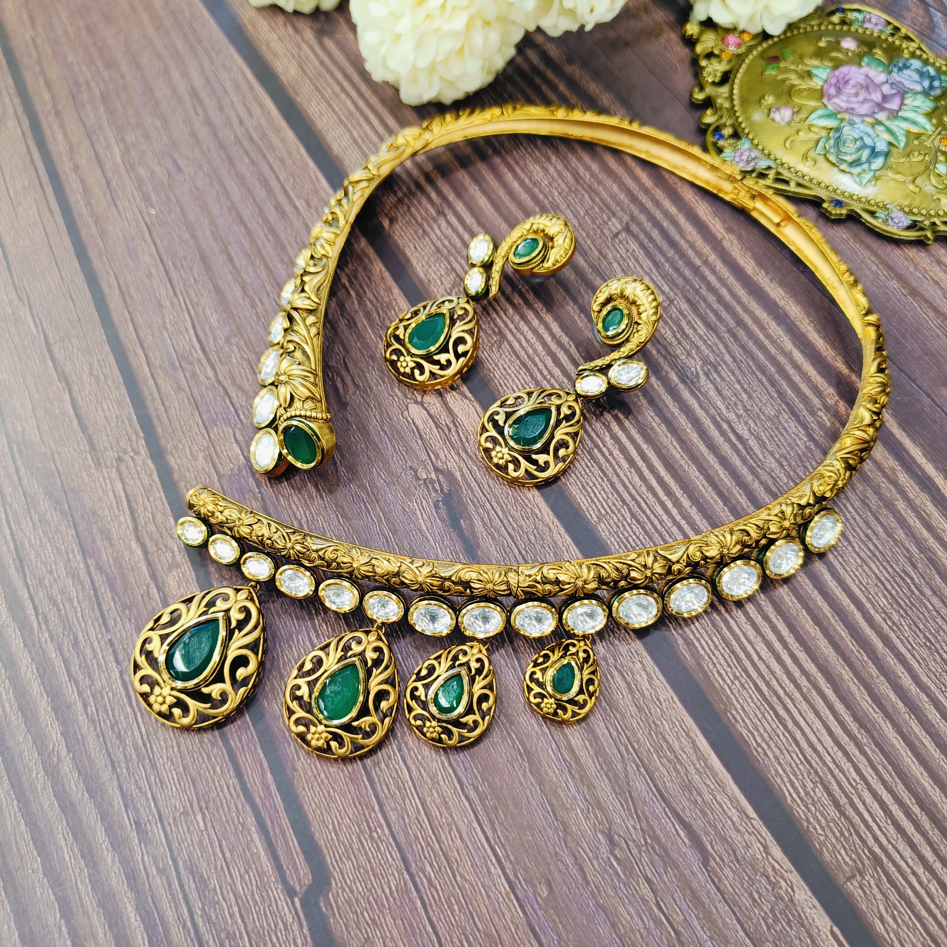 Nayaab Ahana Polk hasli neckpiece