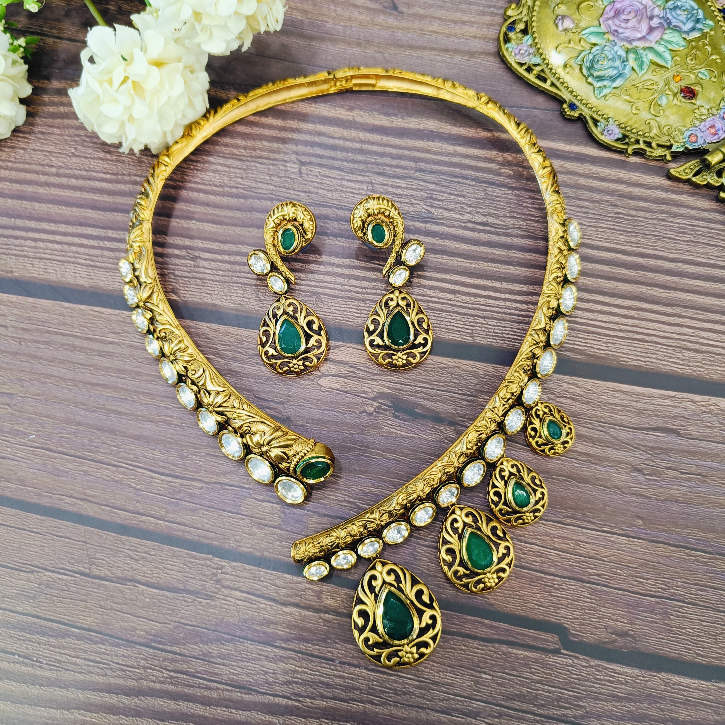 Nayaab Ahana Polk hasli neckpiece