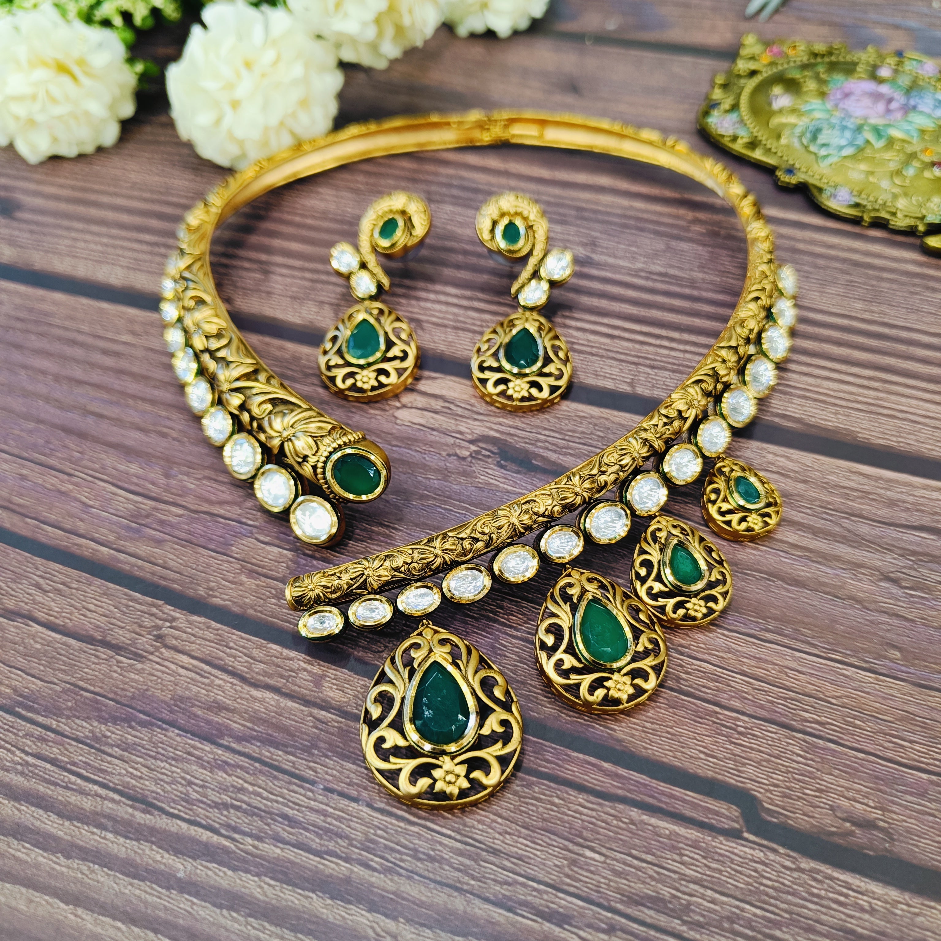 Nayaab Ahana Polk hasli neckpiece