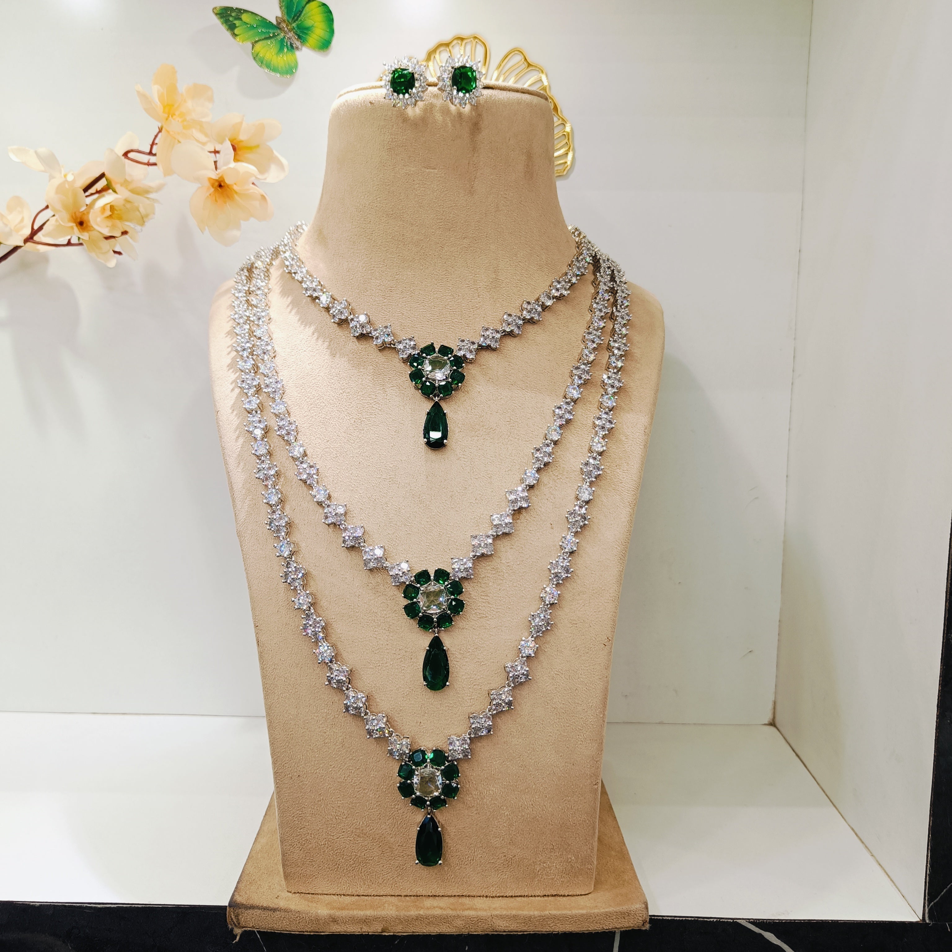 Neeta ambani ad Layered neckpiece