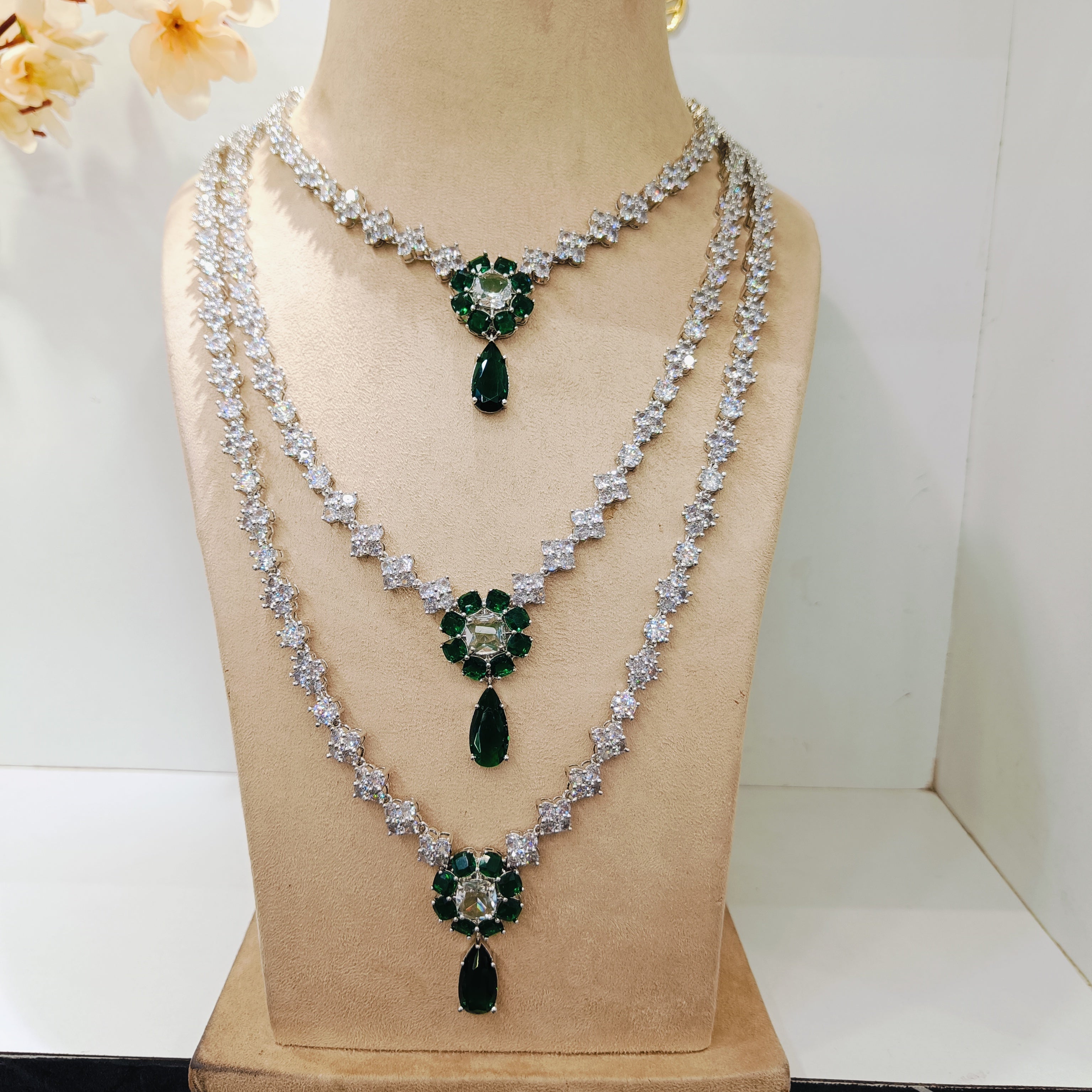 Neeta ambani ad Layered neckpiece