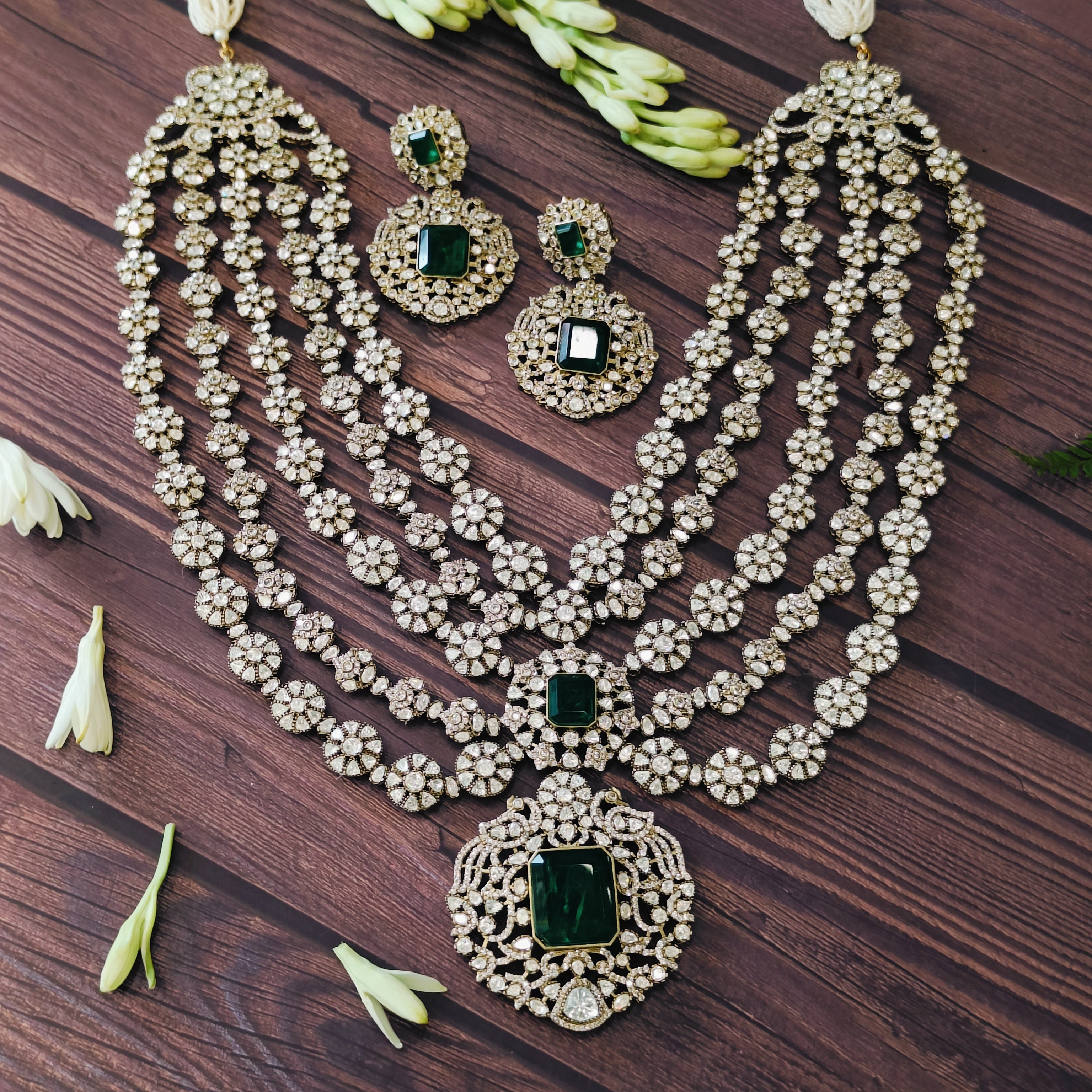 Nayaab Radhika wedding neckpiece