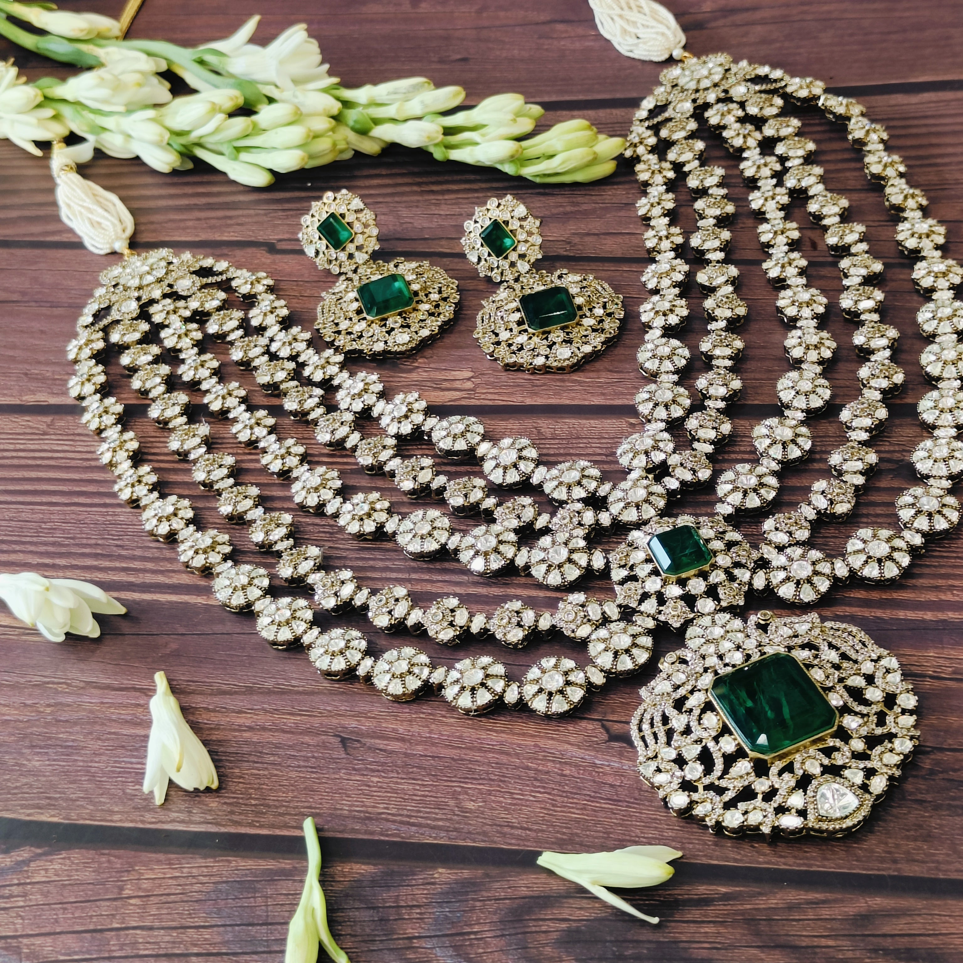 Nayaab Radhika wedding neckpiece