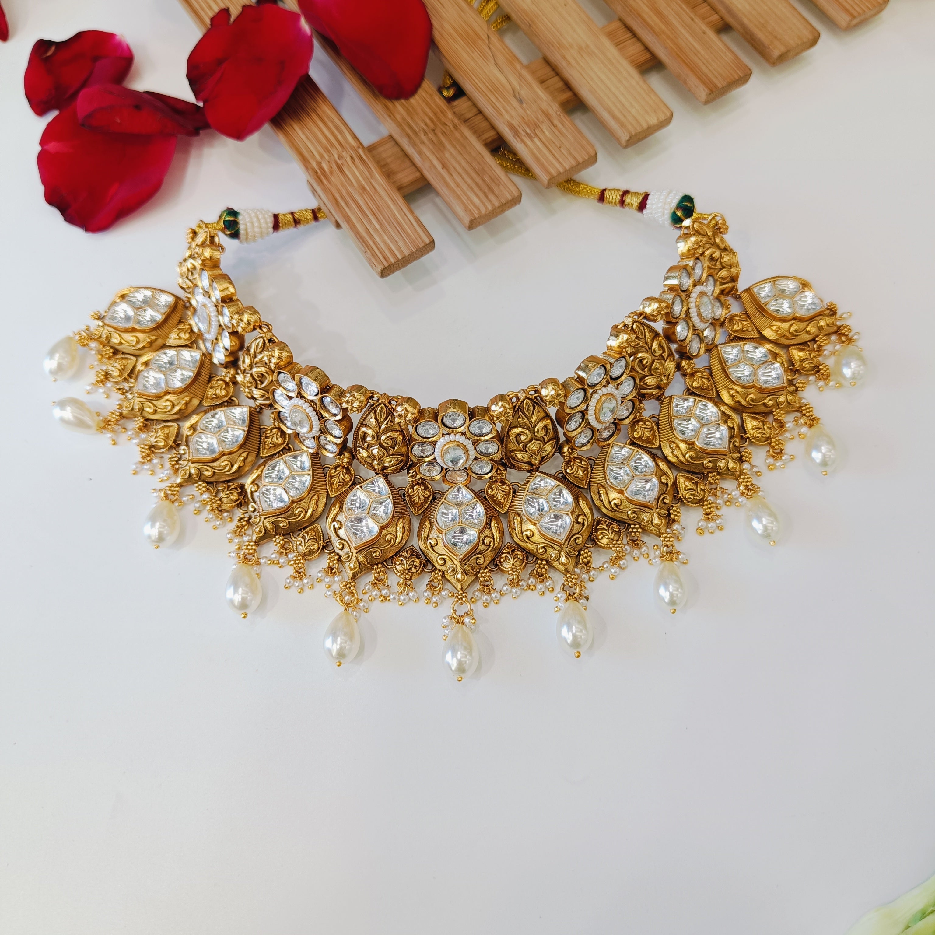 Nayaab Sana neckpiece