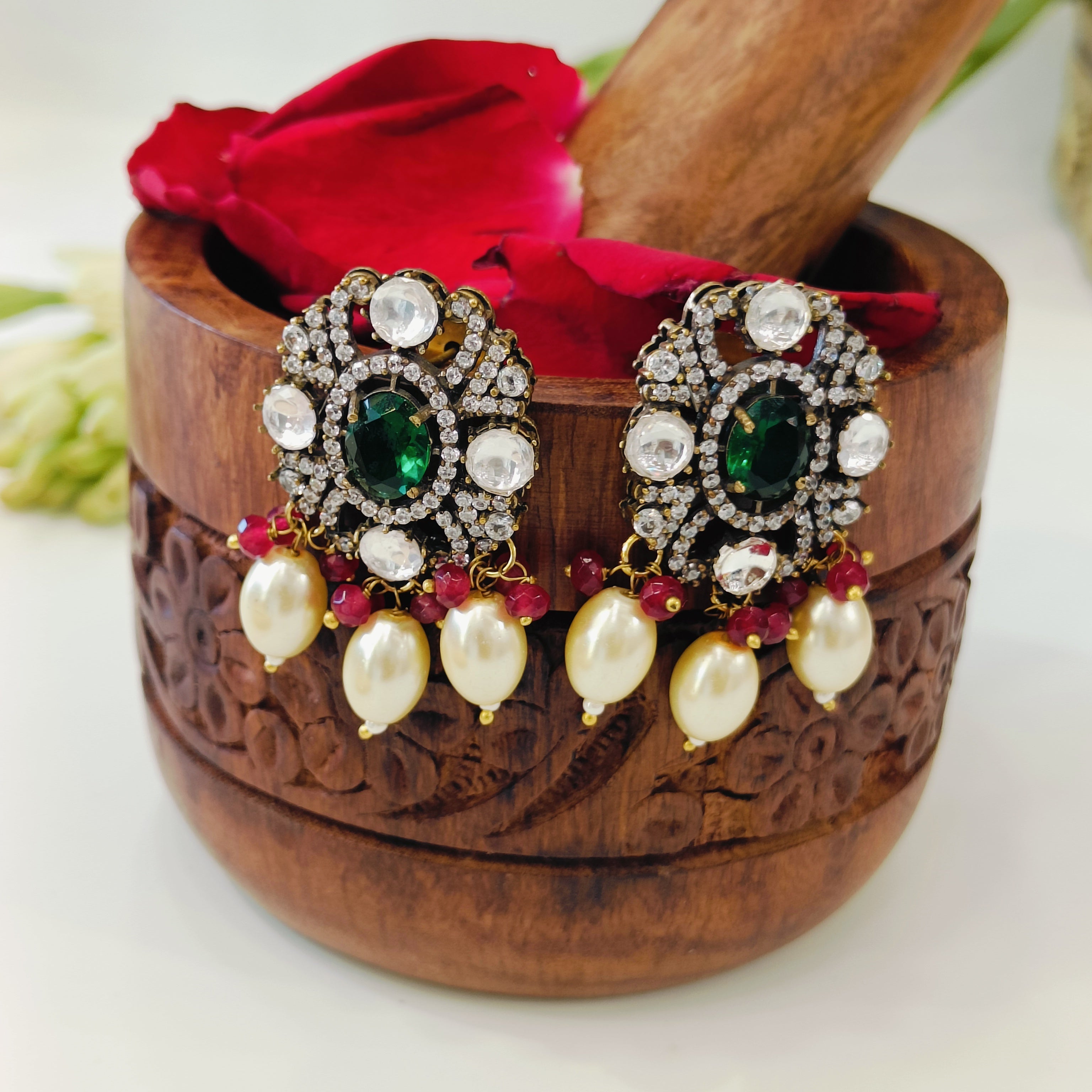 Nayaab Soni earrings