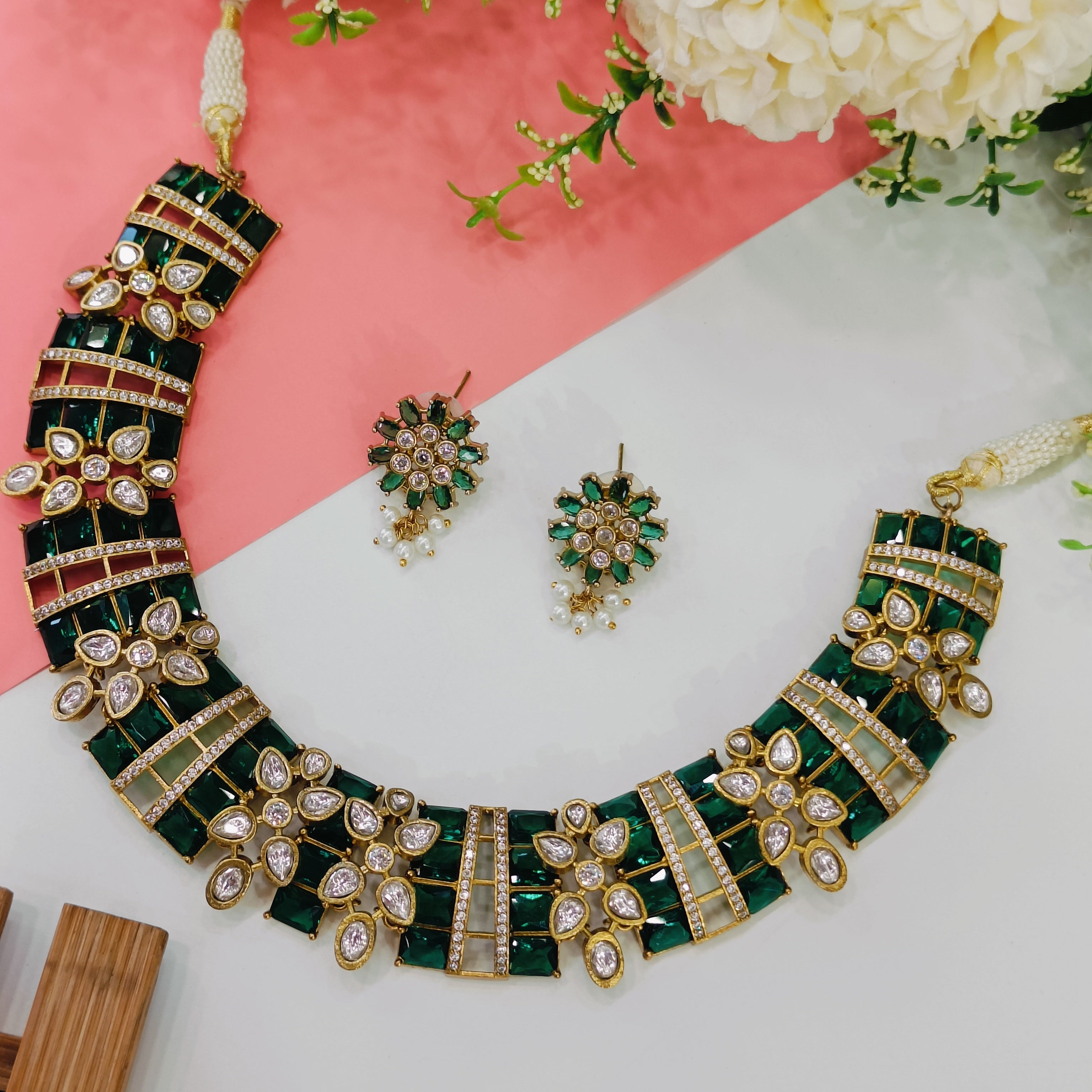 Nayaab Aditi Neckpiece